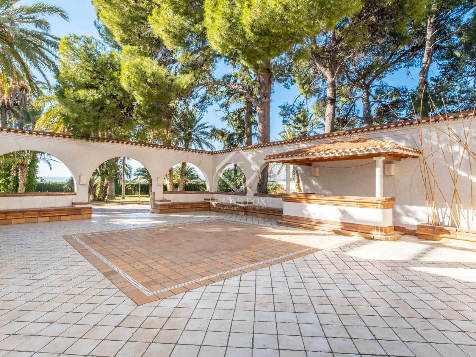 8 soveværelse Finca/Landehus til salg i Novelda med swimmingpool - € 6.000.000 (Ref: 7396570)