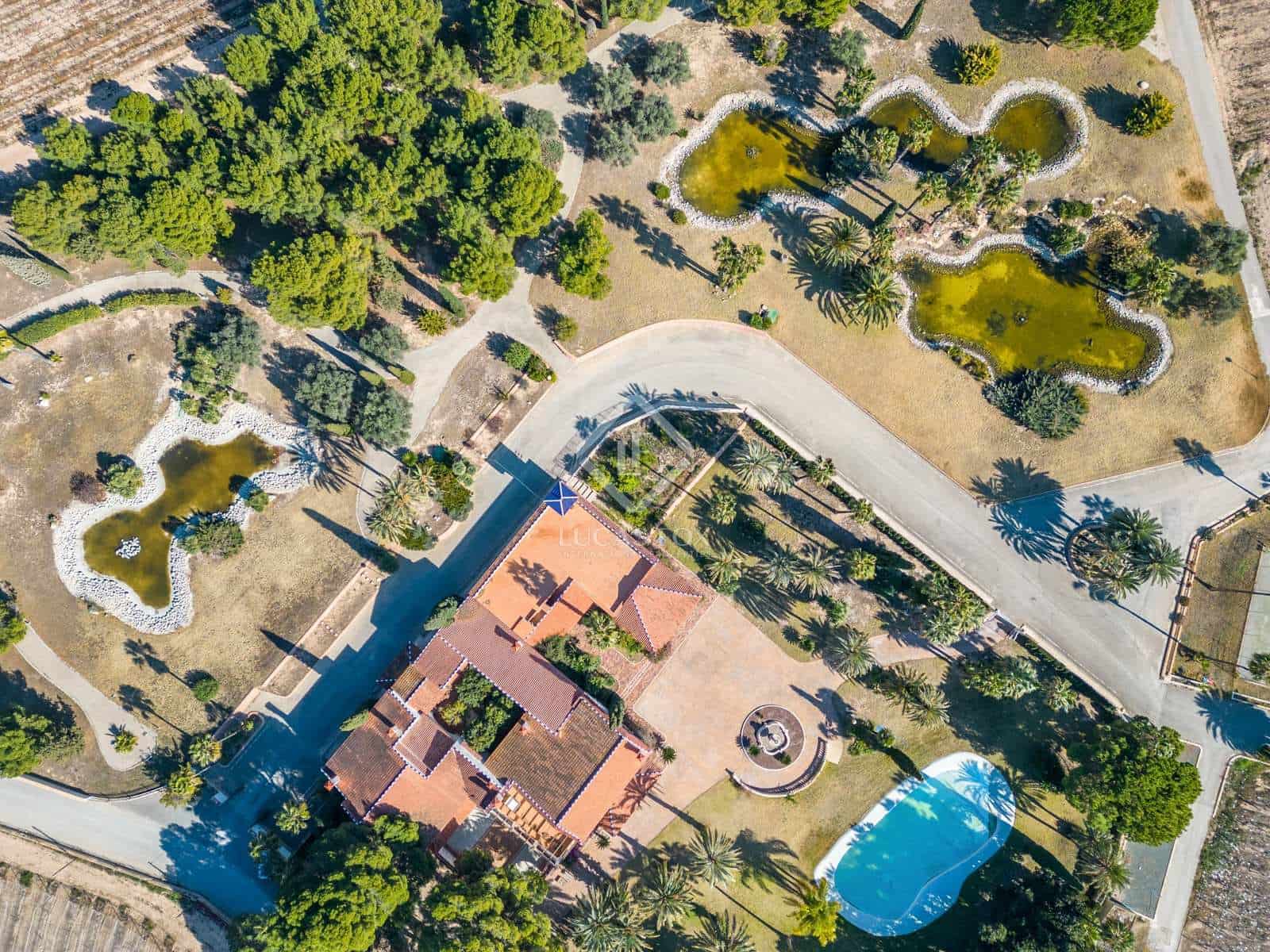 8 soveværelse Finca/Landehus til salg i Novelda med swimmingpool - € 6.000.000 (Ref: 7396570)