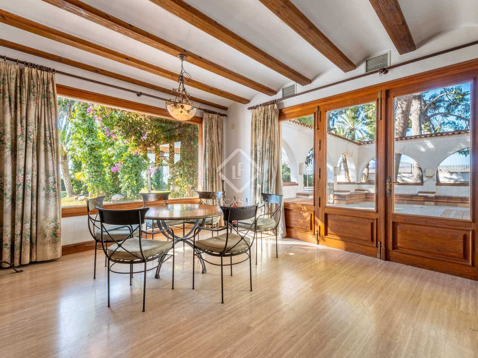 8 soveværelse Finca/Landehus til salg i Novelda med swimmingpool - € 6.000.000 (Ref: 7396570)