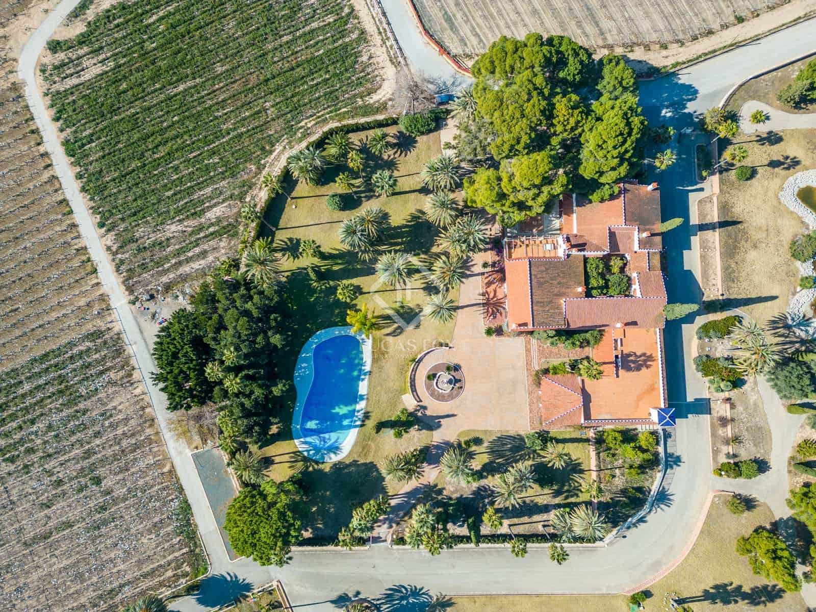 8 soveværelse Finca/Landehus til salg i Novelda med swimmingpool - € 6.000.000 (Ref: 7396570)