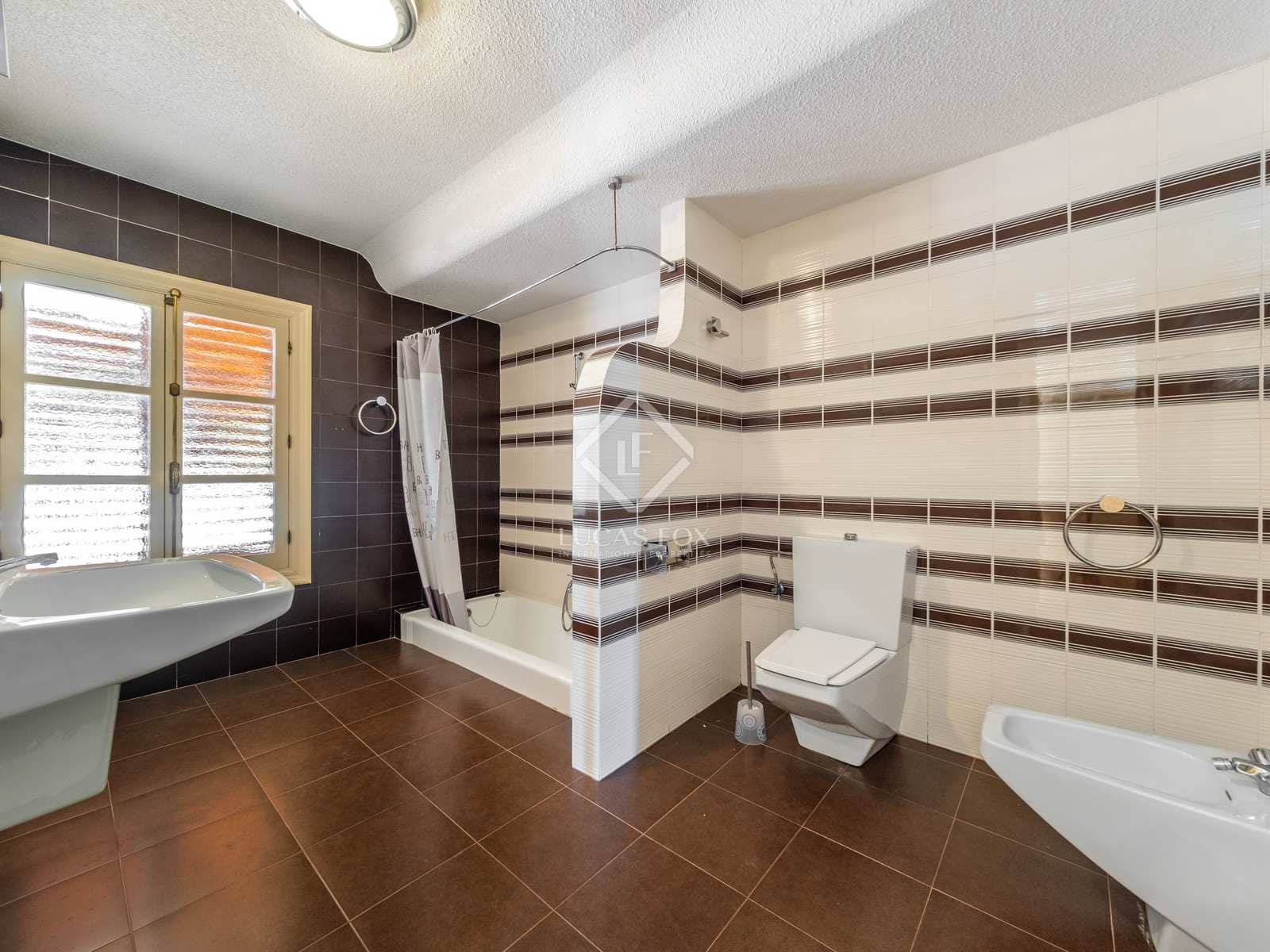 8 soveværelse Finca/Landehus til salg i Novelda med swimmingpool - € 6.000.000 (Ref: 7396570)