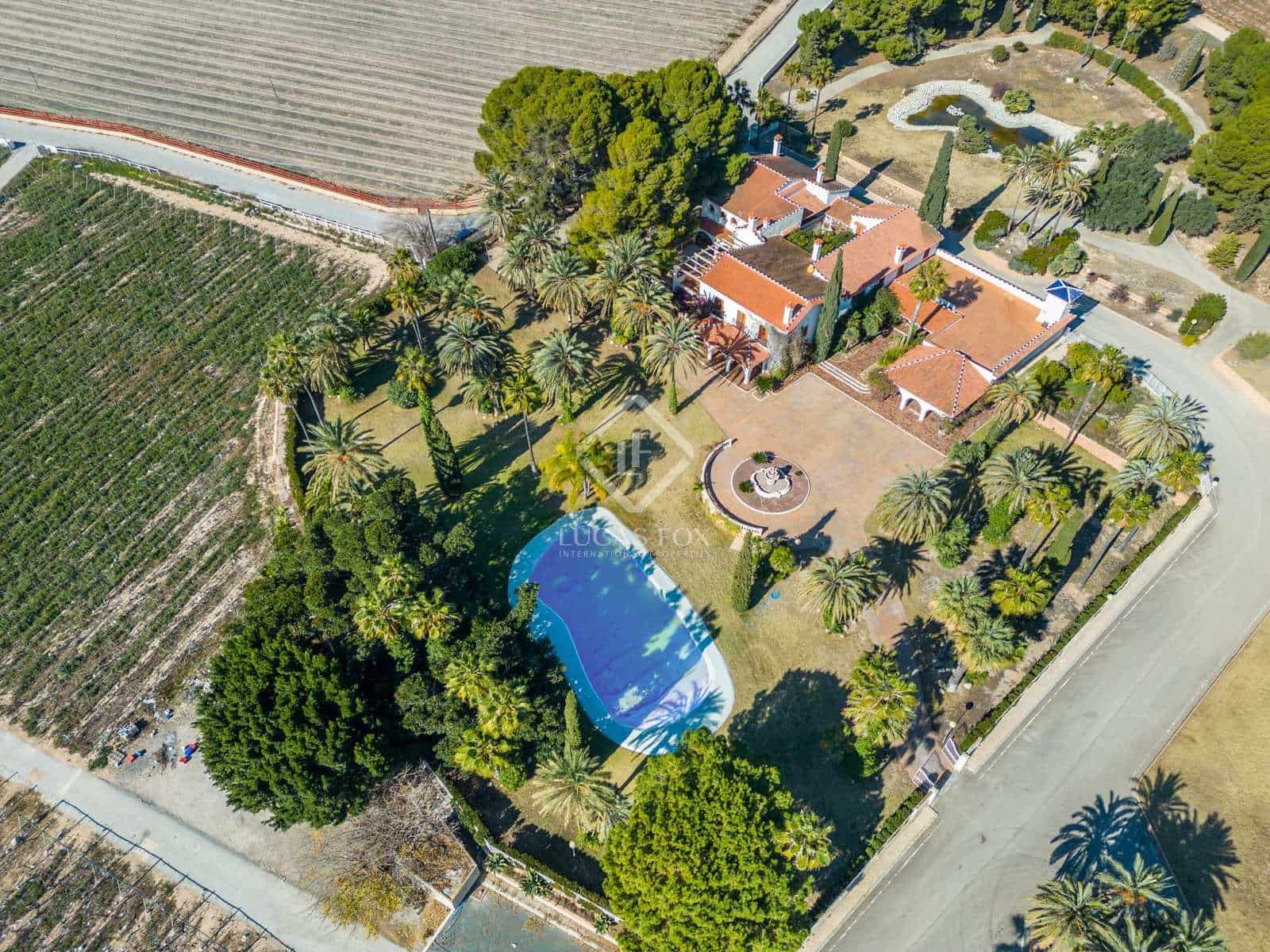 8 soveværelse Finca/Landehus til salg i Novelda med swimmingpool - € 6.000.000 (Ref: 7396570)