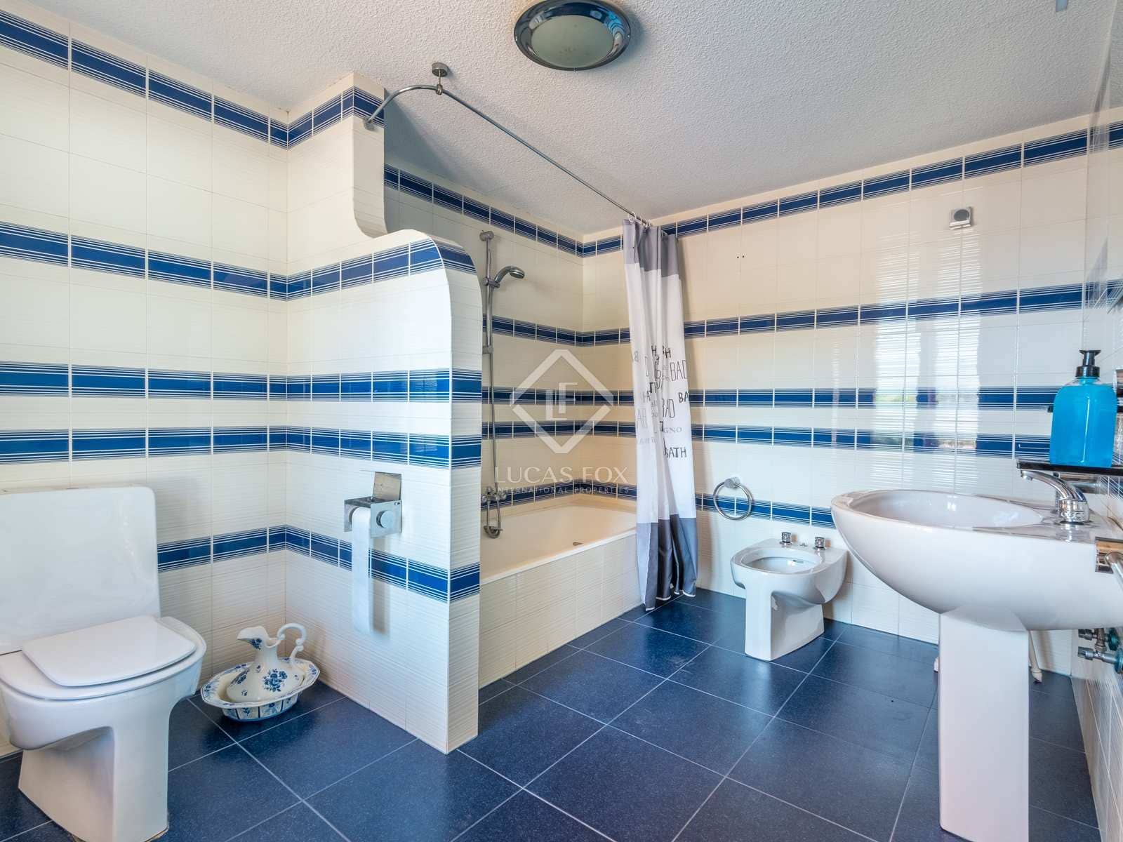 8 soveværelse Finca/Landehus til salg i Novelda med swimmingpool - € 6.000.000 (Ref: 7396570)