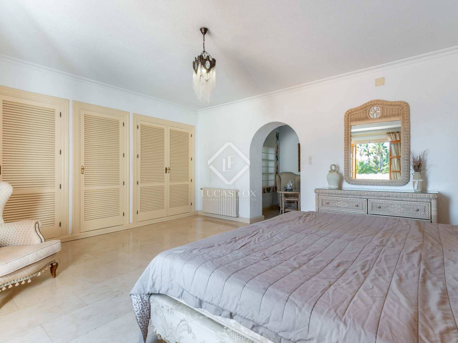 8 soveværelse Finca/Landehus til salg i Novelda med swimmingpool - € 6.000.000 (Ref: 7396570)