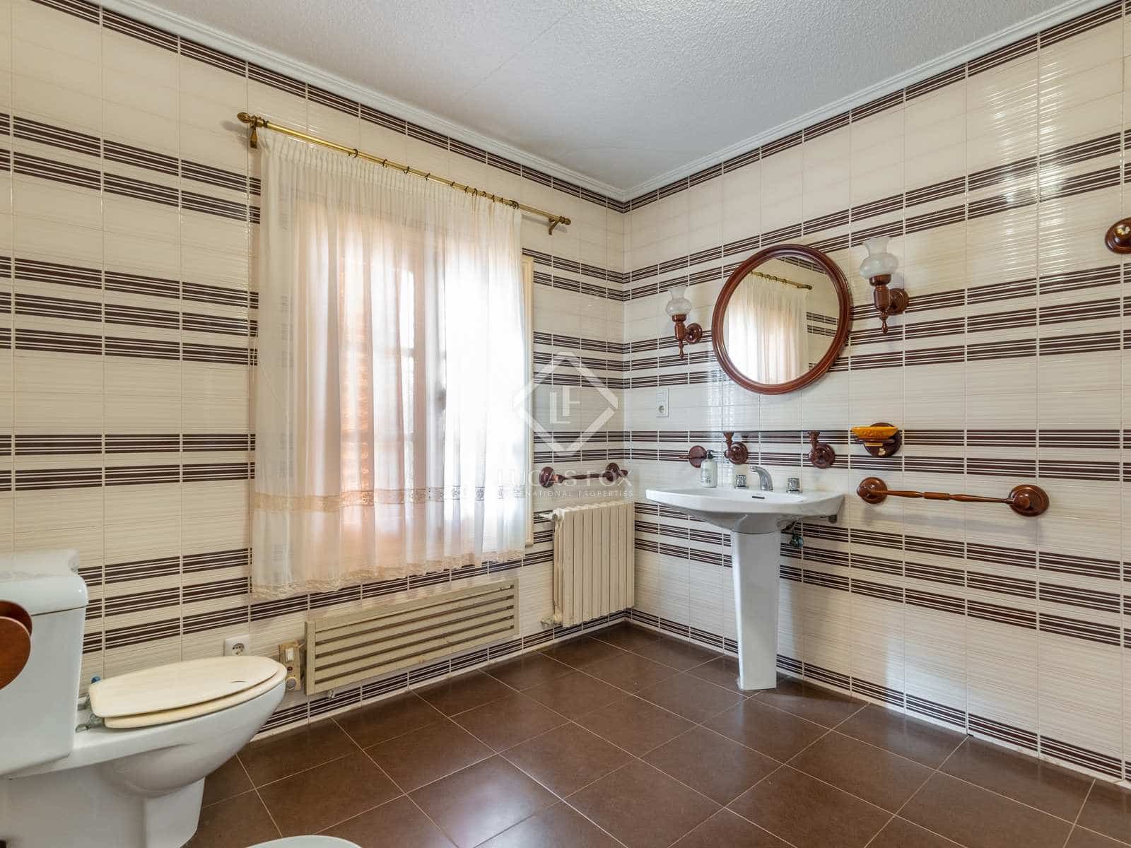 8 soveværelse Finca/Landehus til salg i Novelda med swimmingpool - € 6.000.000 (Ref: 7396570)