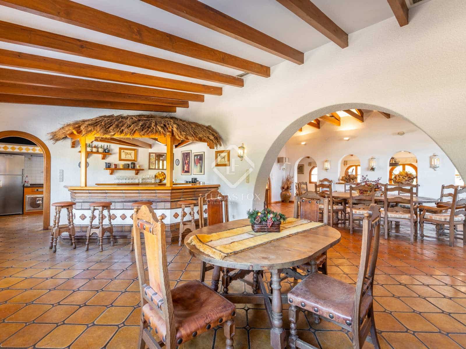 8 soveværelse Finca/Landehus til salg i Novelda med swimmingpool - € 6.000.000 (Ref: 7396570)