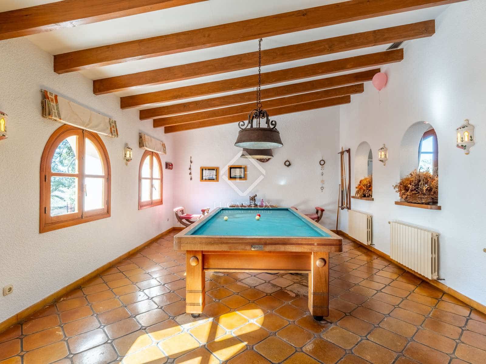 8 soveværelse Finca/Landehus til salg i Novelda med swimmingpool - € 6.000.000 (Ref: 7396570)