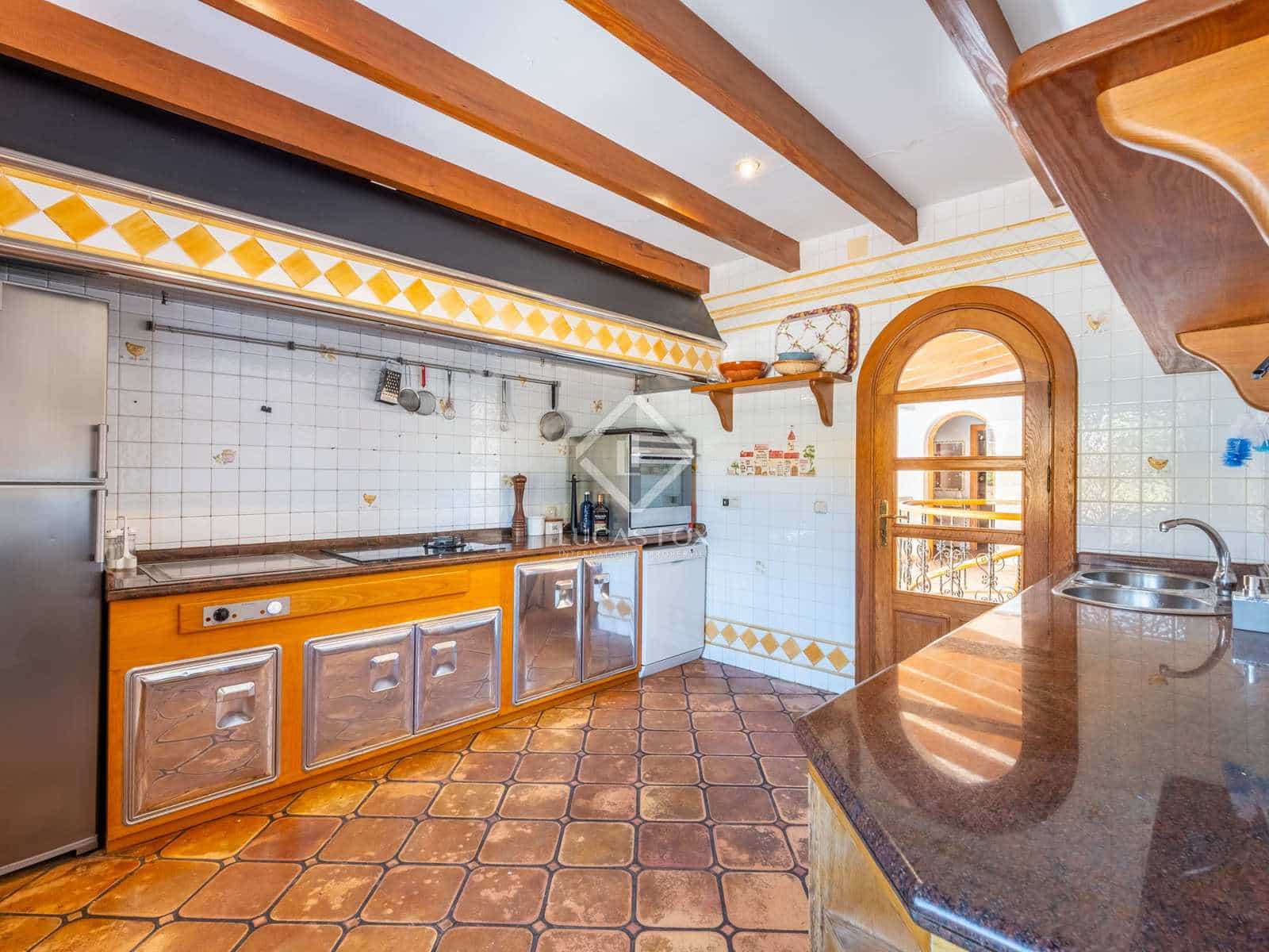 8 soveværelse Finca/Landehus til salg i Novelda med swimmingpool - € 6.000.000 (Ref: 7396570)