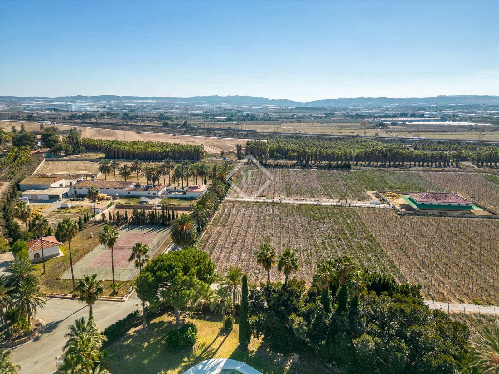 8 soveværelse Finca/Landehus til salg i Novelda med swimmingpool - € 6.000.000 (Ref: 7396570)