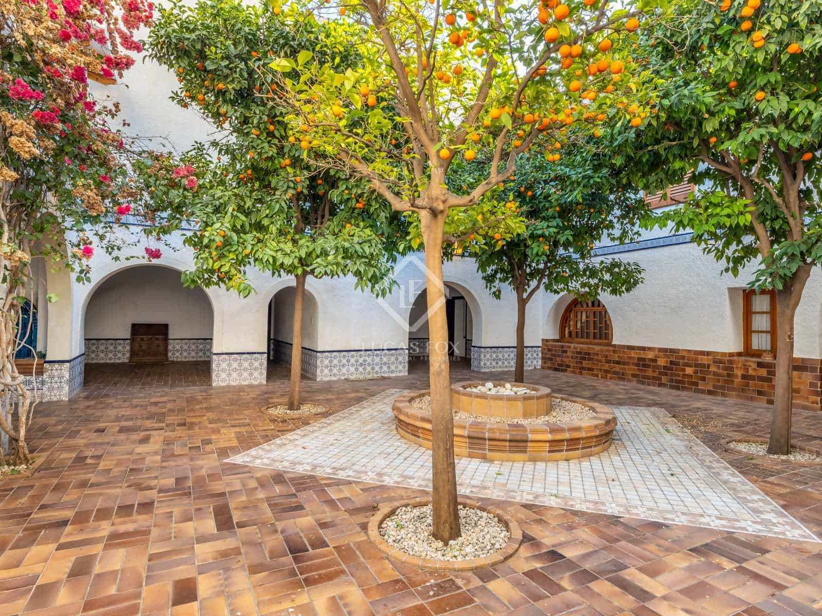 8 soveværelse Finca/Landehus til salg i Novelda med swimmingpool - € 6.000.000 (Ref: 7396570)