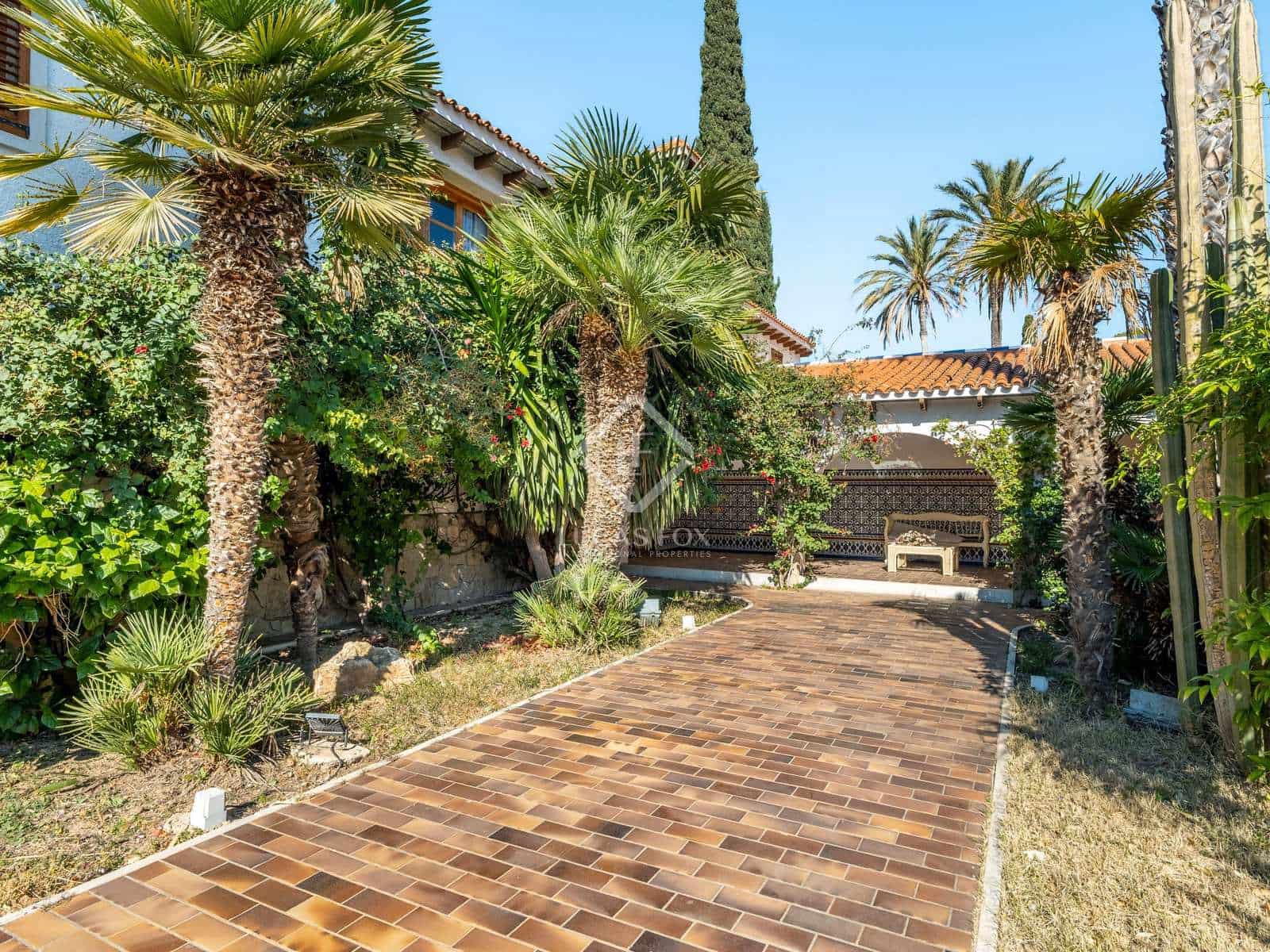 8 soveværelse Finca/Landehus til salg i Novelda med swimmingpool - € 6.000.000 (Ref: 7396570)