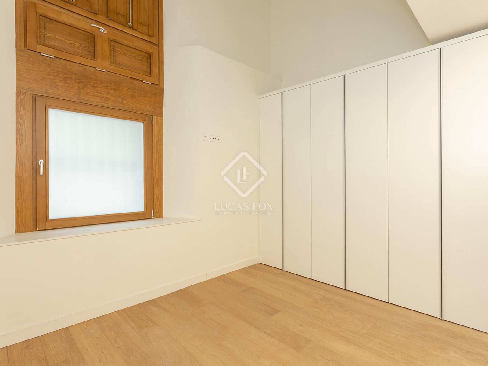 2 bedroom Apartment for sale in Barcelona city - € 2,188,000 (Ref: 7396573)