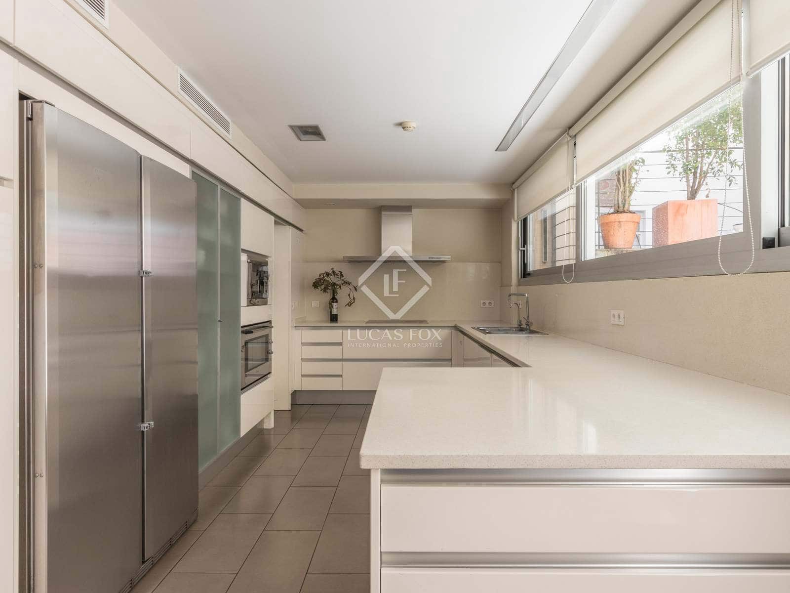 Chalet de 8 habitaciones en Barcelona ciudad en venta con piscina garaje - 2.395.000 € (Ref: 7396578)