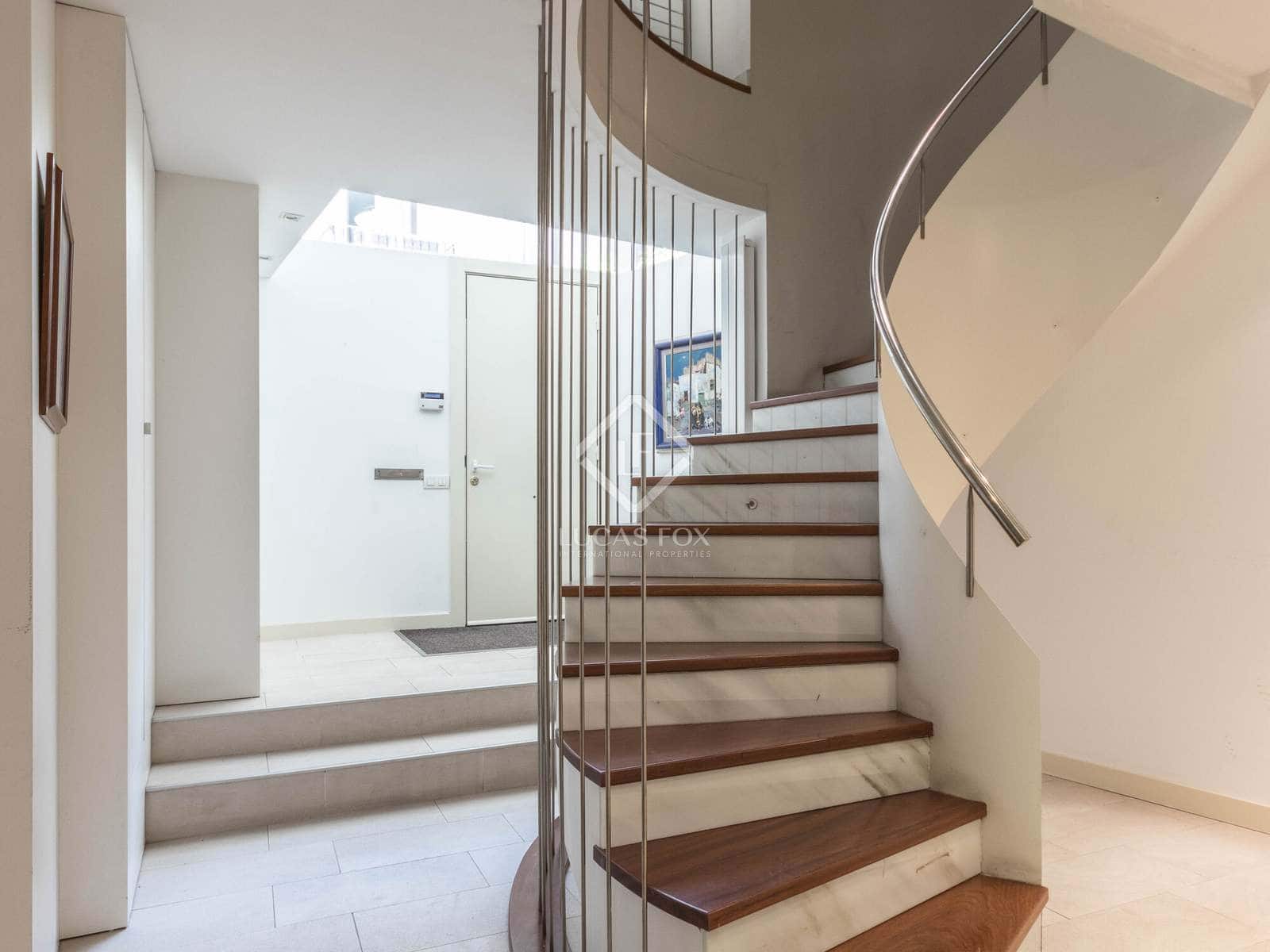 Chalet de 8 habitaciones en Barcelona ciudad en venta con piscina garaje - 2.395.000 € (Ref: 7396578)