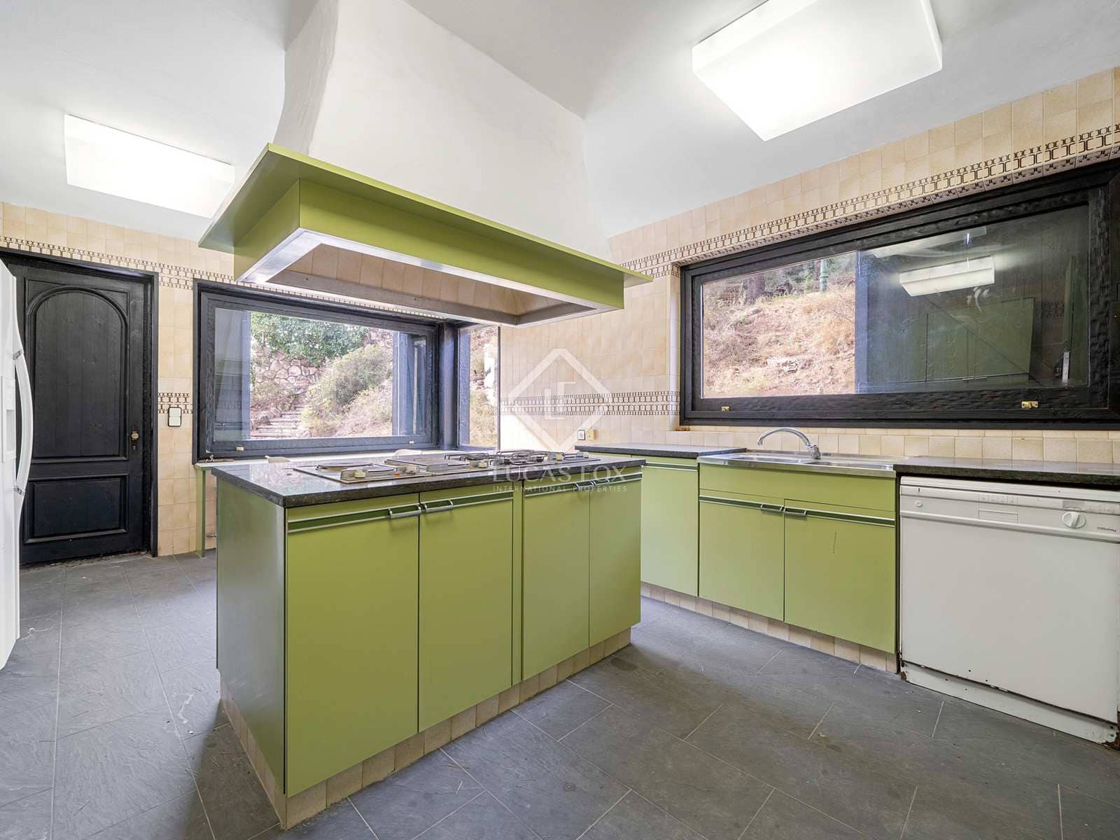 5 soveværelse Villa til salg i L'Albiol med swimmingpool garage - € 895.000 (Ref: 7399738)