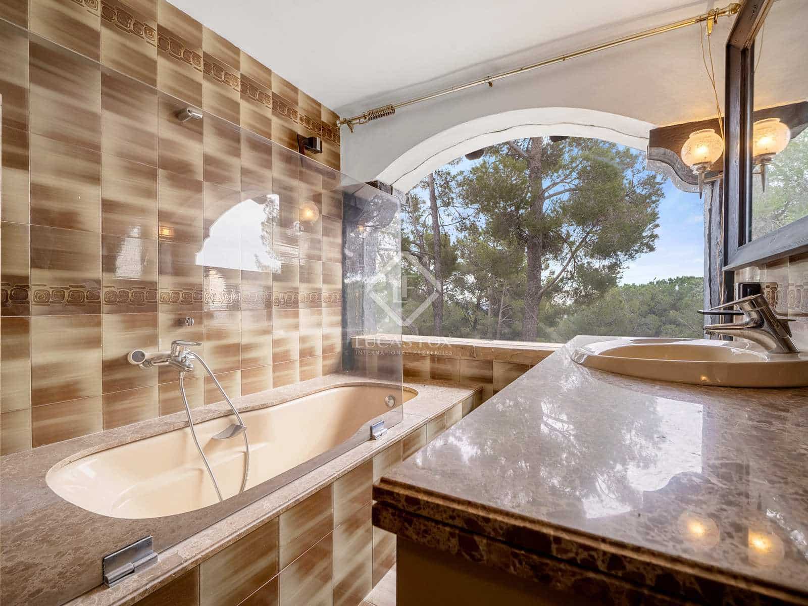 5 soveværelse Villa til salg i L'Albiol med swimmingpool garage - € 895.000 (Ref: 7399738)