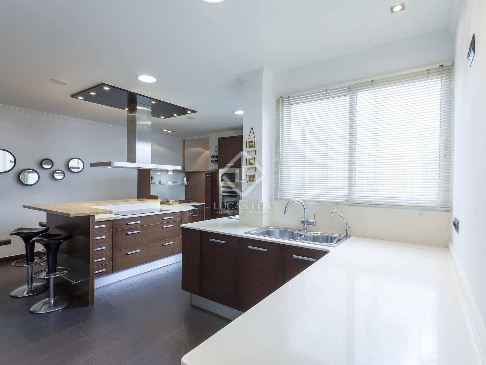 5 sypialnia Apartament do wynajęcia w Miasto Walencja z garażem - 3 700 € (Ref: 7402129)