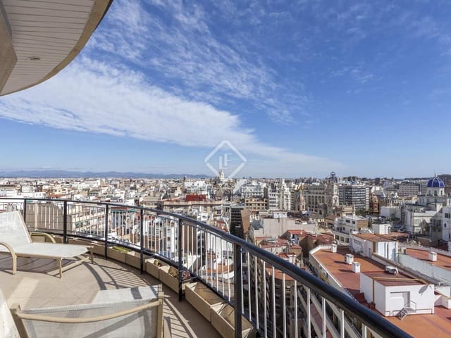 5 bedroom Apartment for rent in Valencia city with garage - € 3,700 (Ref: 7402129)
