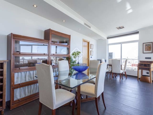 5 bedroom Apartment for rent in Valencia city with garage - € 3,700 (Ref: 7402129)