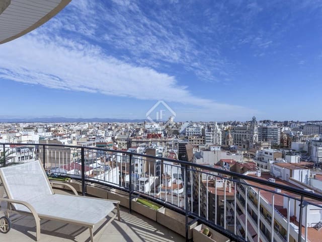 5 bedroom Apartment for rent in Valencia city with garage - € 3,700 (Ref: 7402129)