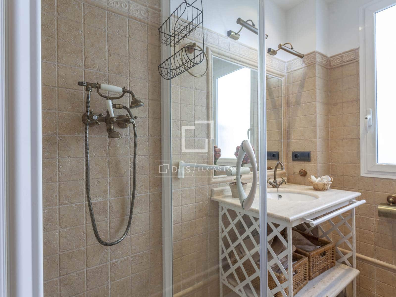 5 sypialnia Apartament do wynajęcia w Miasto Walencja z garażem - 3 700 € (Ref: 7402129)