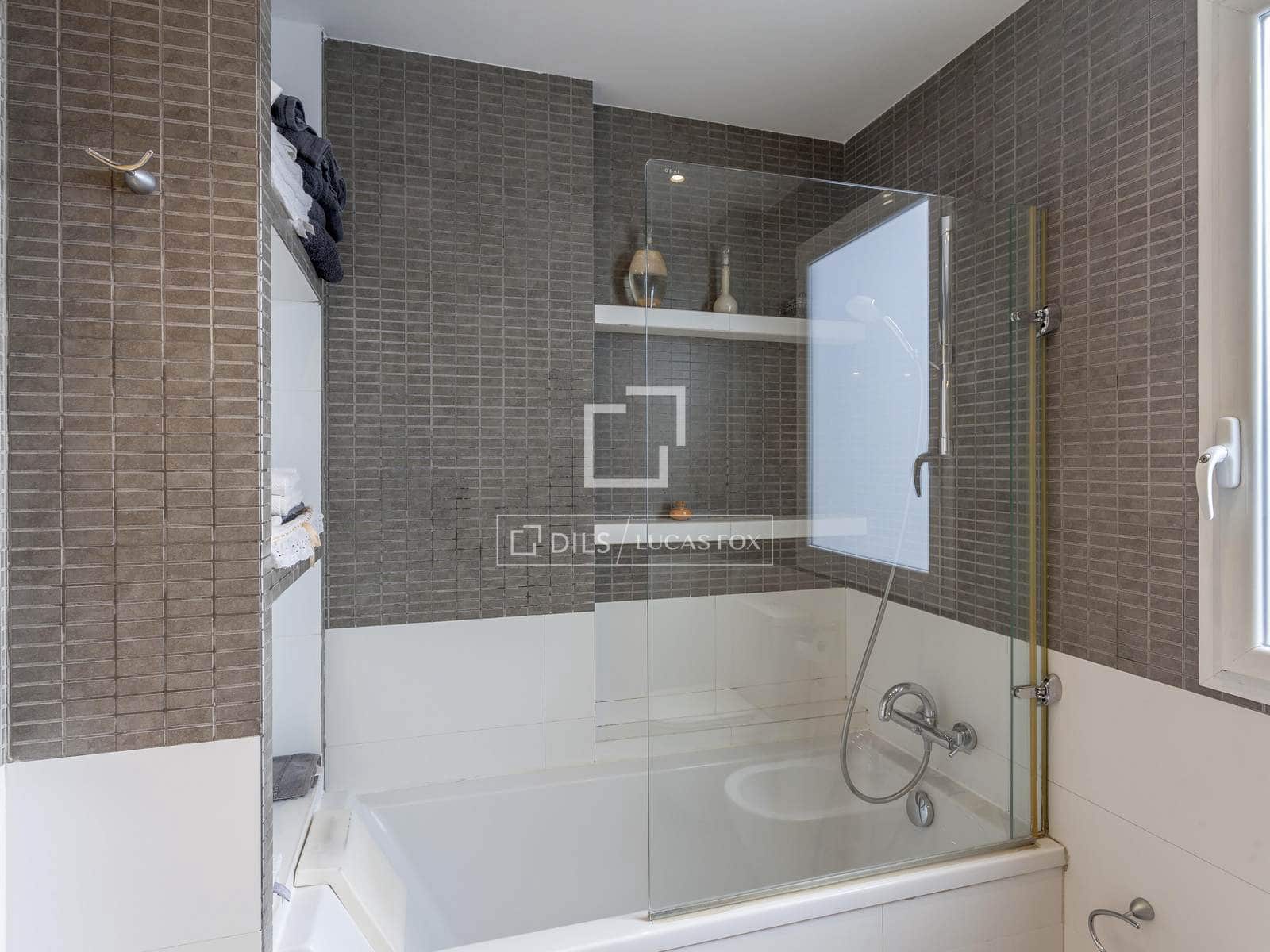 5 sypialnia Apartament do wynajęcia w Miasto Walencja z garażem - 3 700 € (Ref: 7402129)