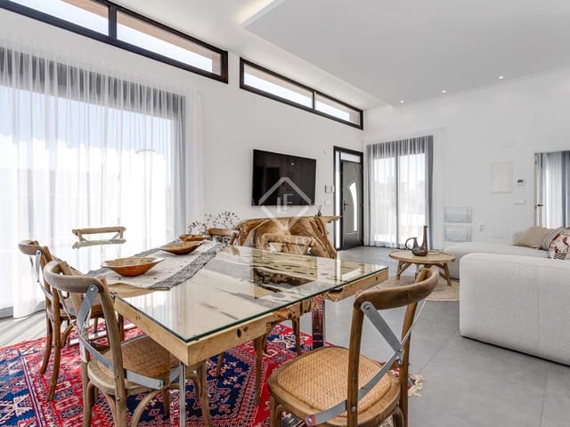 4 soverom Villa til salgs i La Mata, Torrevieja med svømmebasseng garasje - € 940 000 (Ref: 7405125)