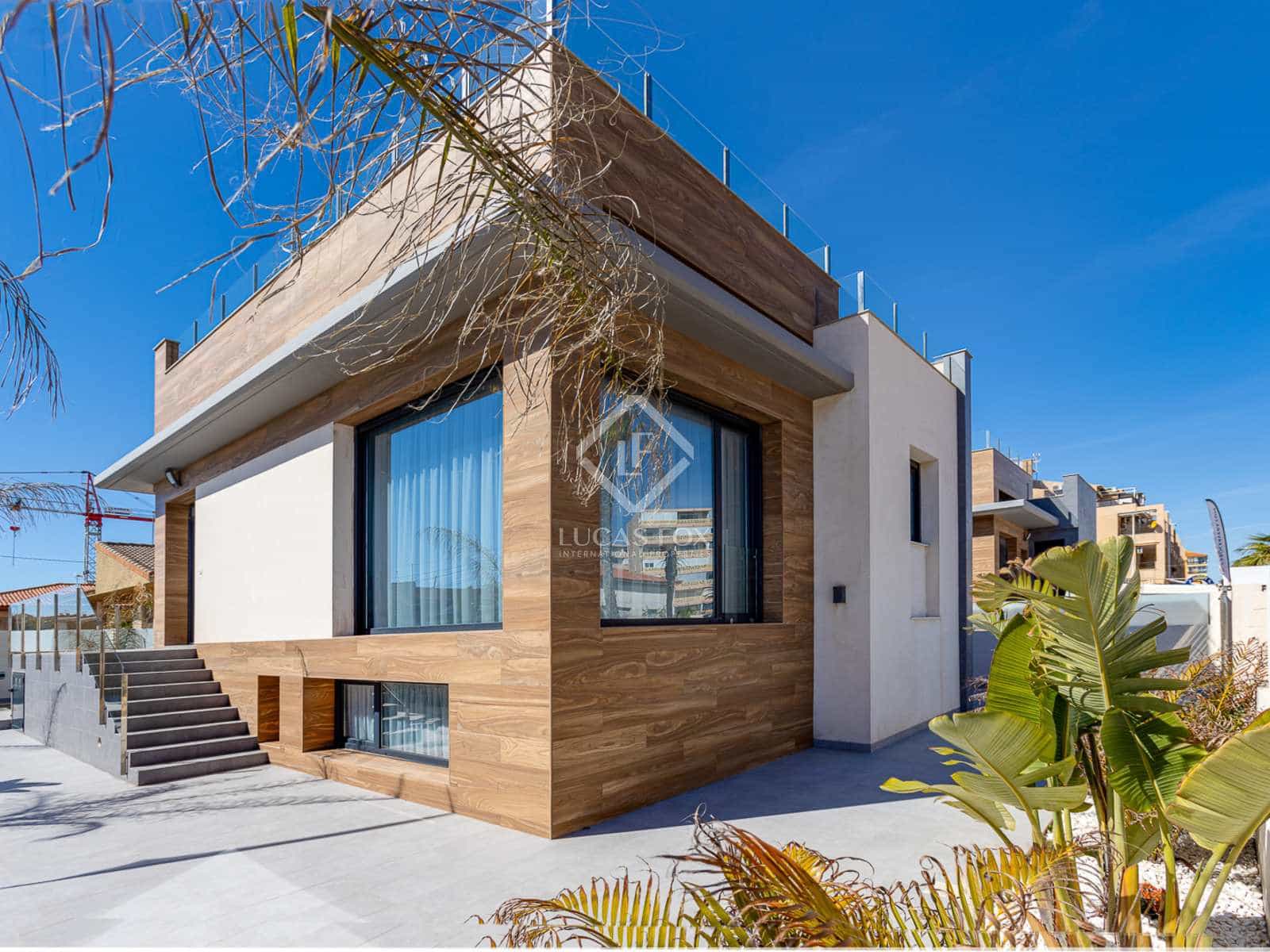 4 soverom Villa til salgs i La Mata med svømmebasseng garasje - € 940 000 (Ref: 7405125)