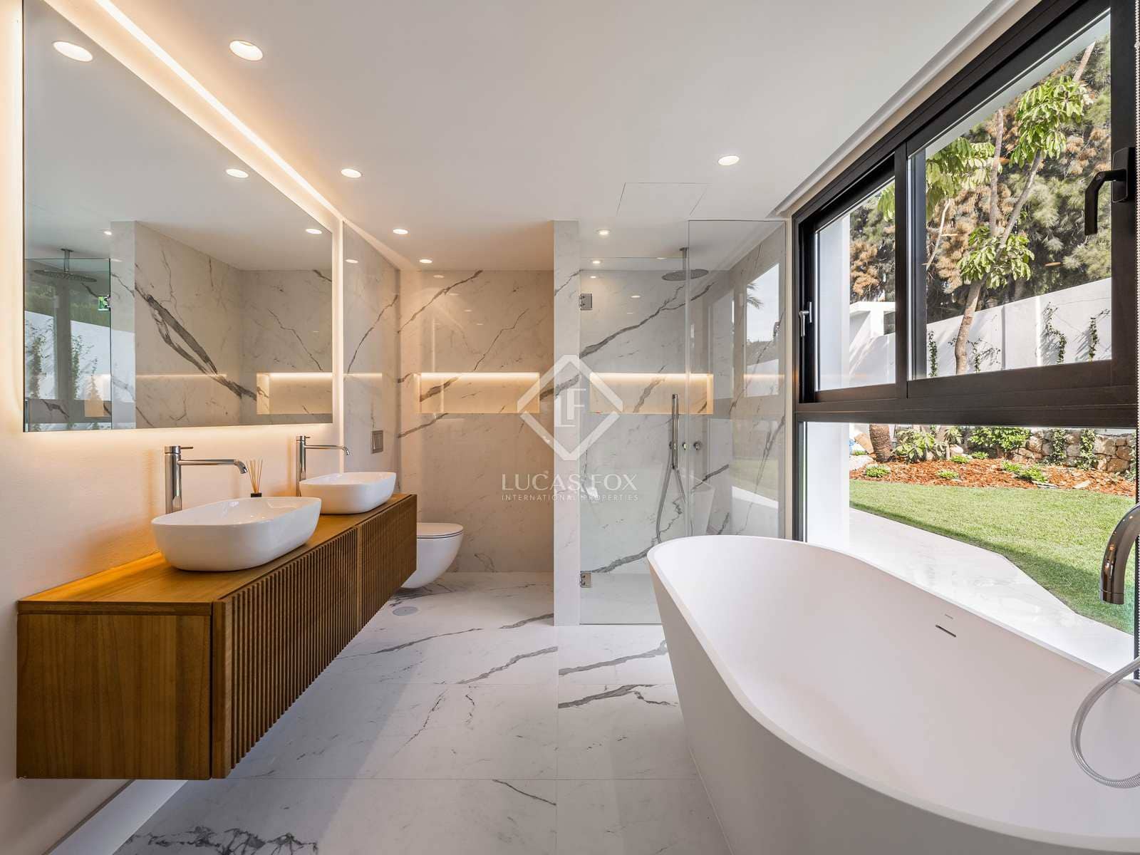 5 Zimmer Villa zu verkaufen in New Golden Mile mit Pool Garage - 2.650.000 € (Ref: 7407132)