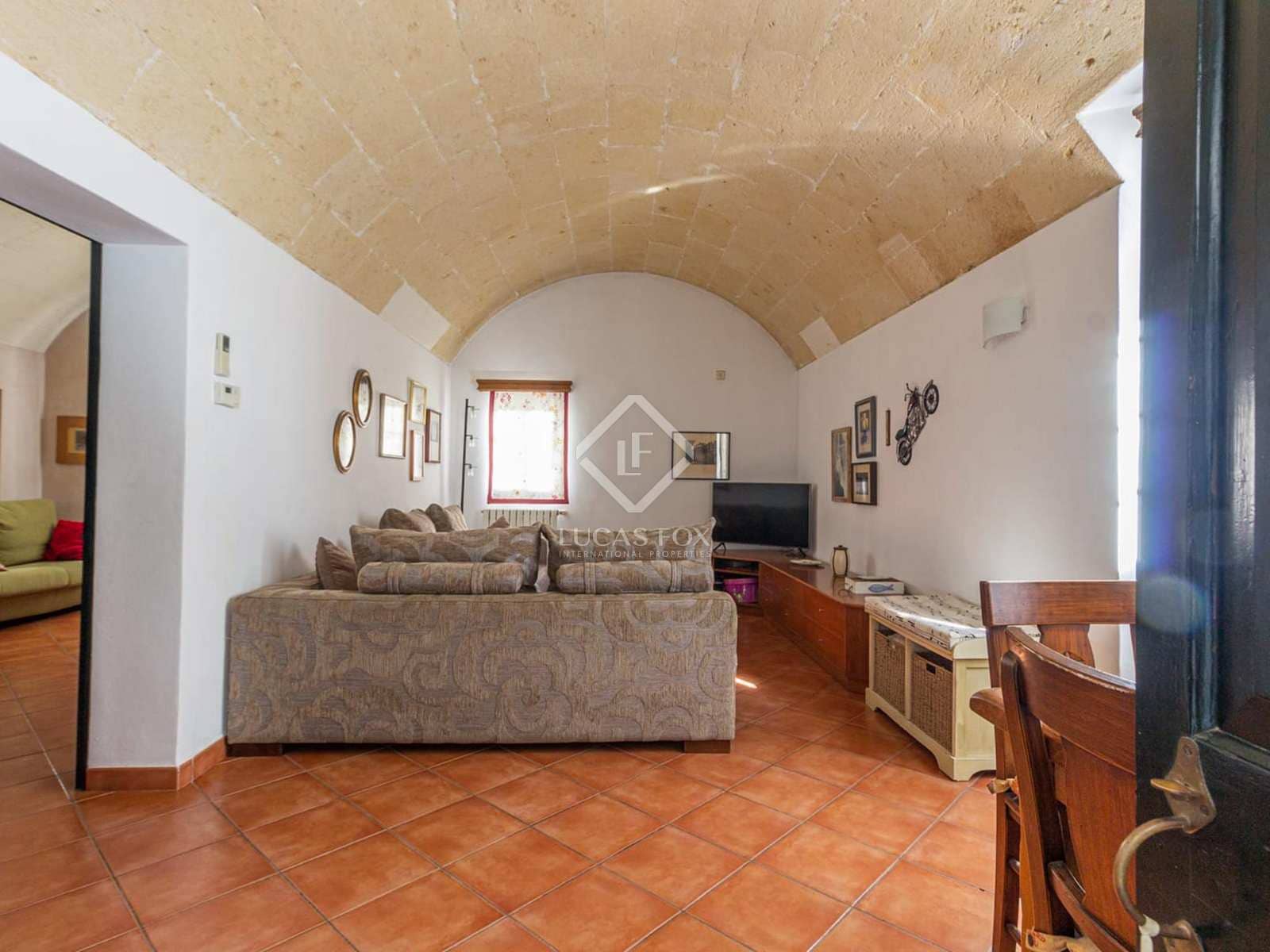 5 slaapkamer Villa te koop in Ciutadella de Menorca met garage - € 860.000 (Ref: 7409693)
