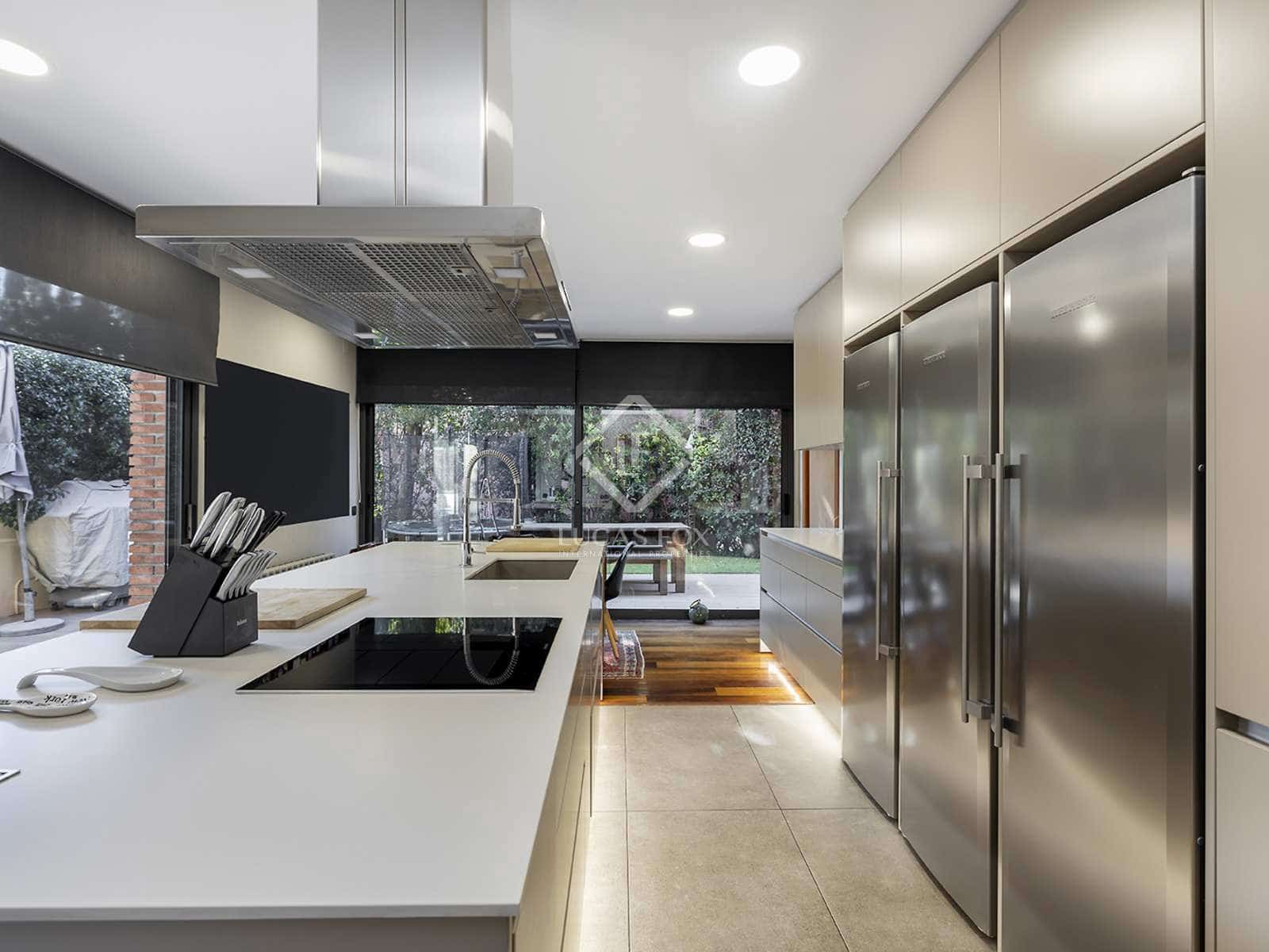 5 sypialnia Willa na sprzedaż w Miasto Barcelona z basenem garażem - 3 395 000 € (Ref: 7411659)