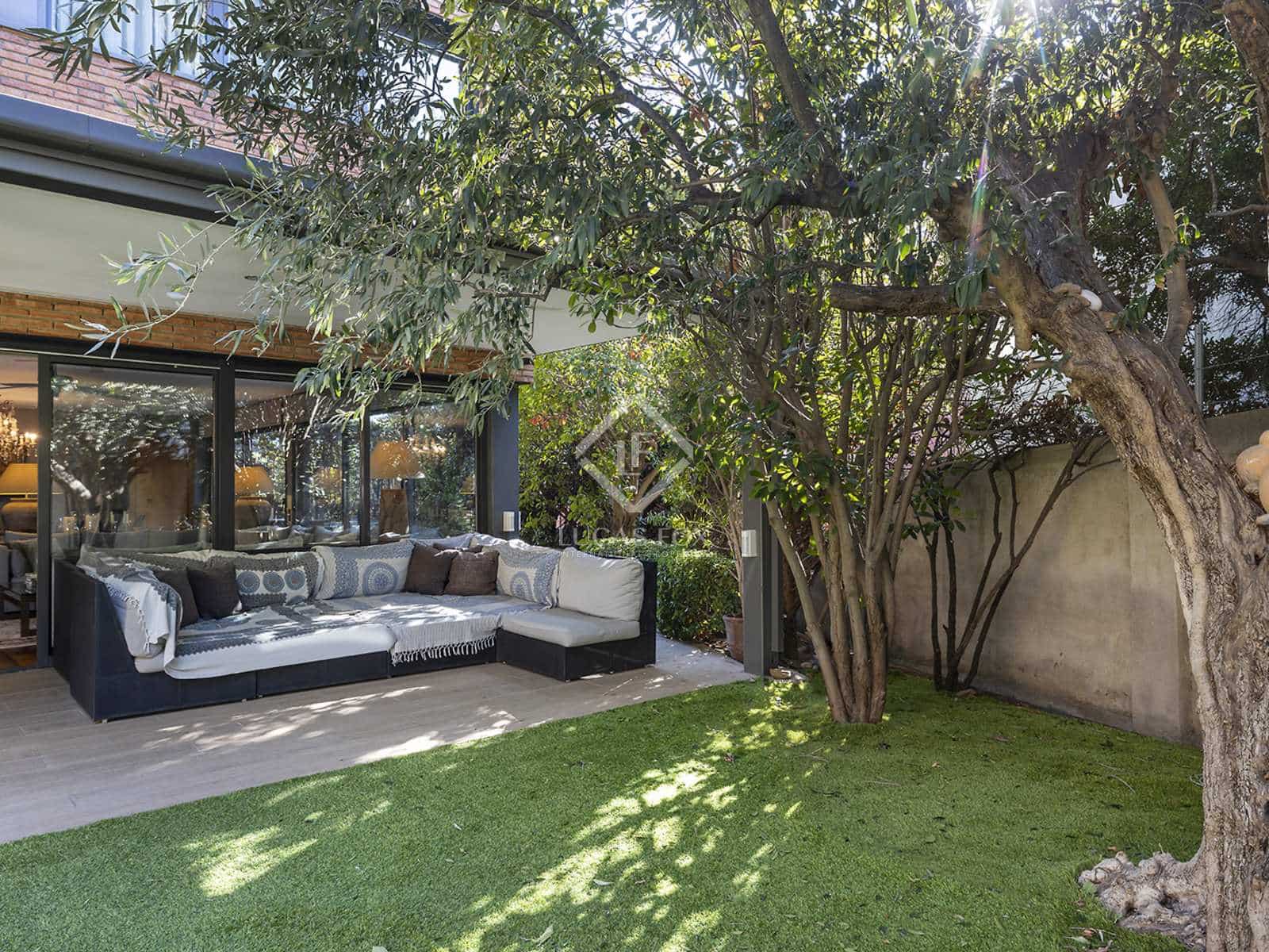 5 sypialnia Willa na sprzedaż w Miasto Barcelona z basenem garażem - 3 395 000 € (Ref: 7411659)