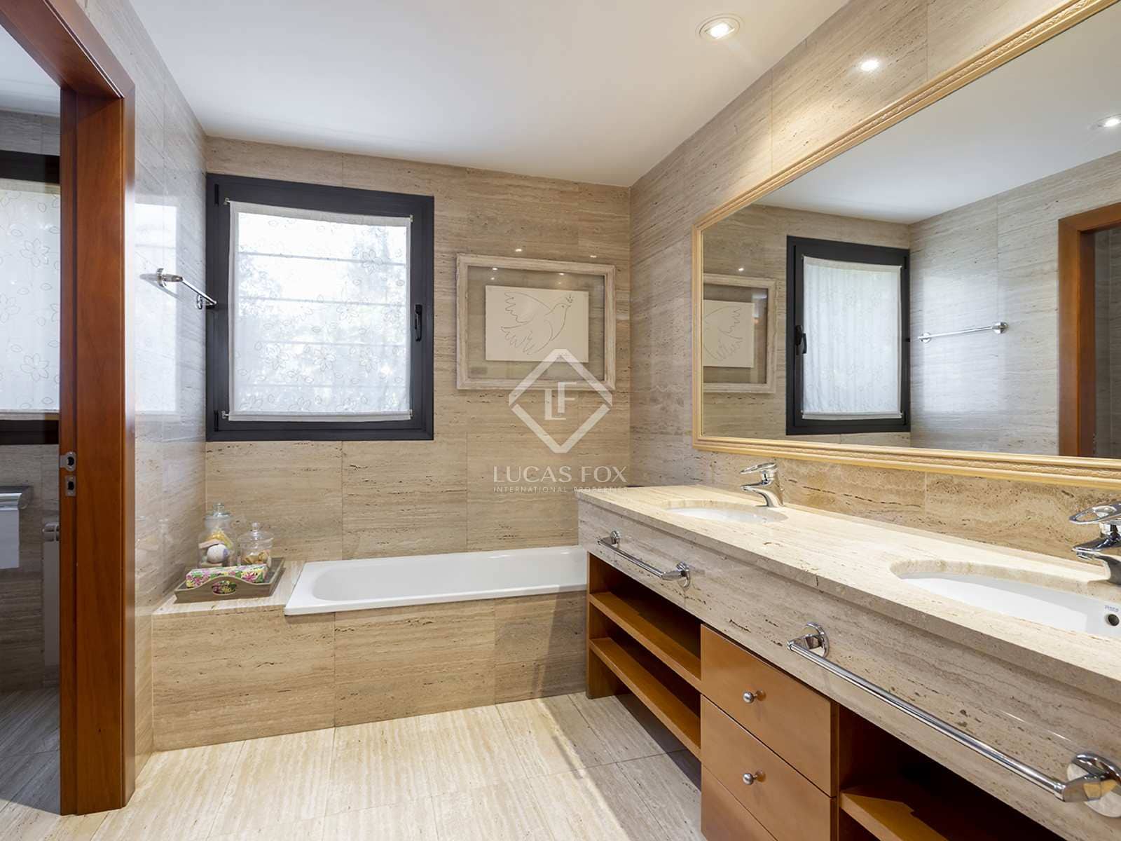 5 sypialnia Willa na sprzedaż w Miasto Barcelona z basenem garażem - 3 395 000 € (Ref: 7411659)