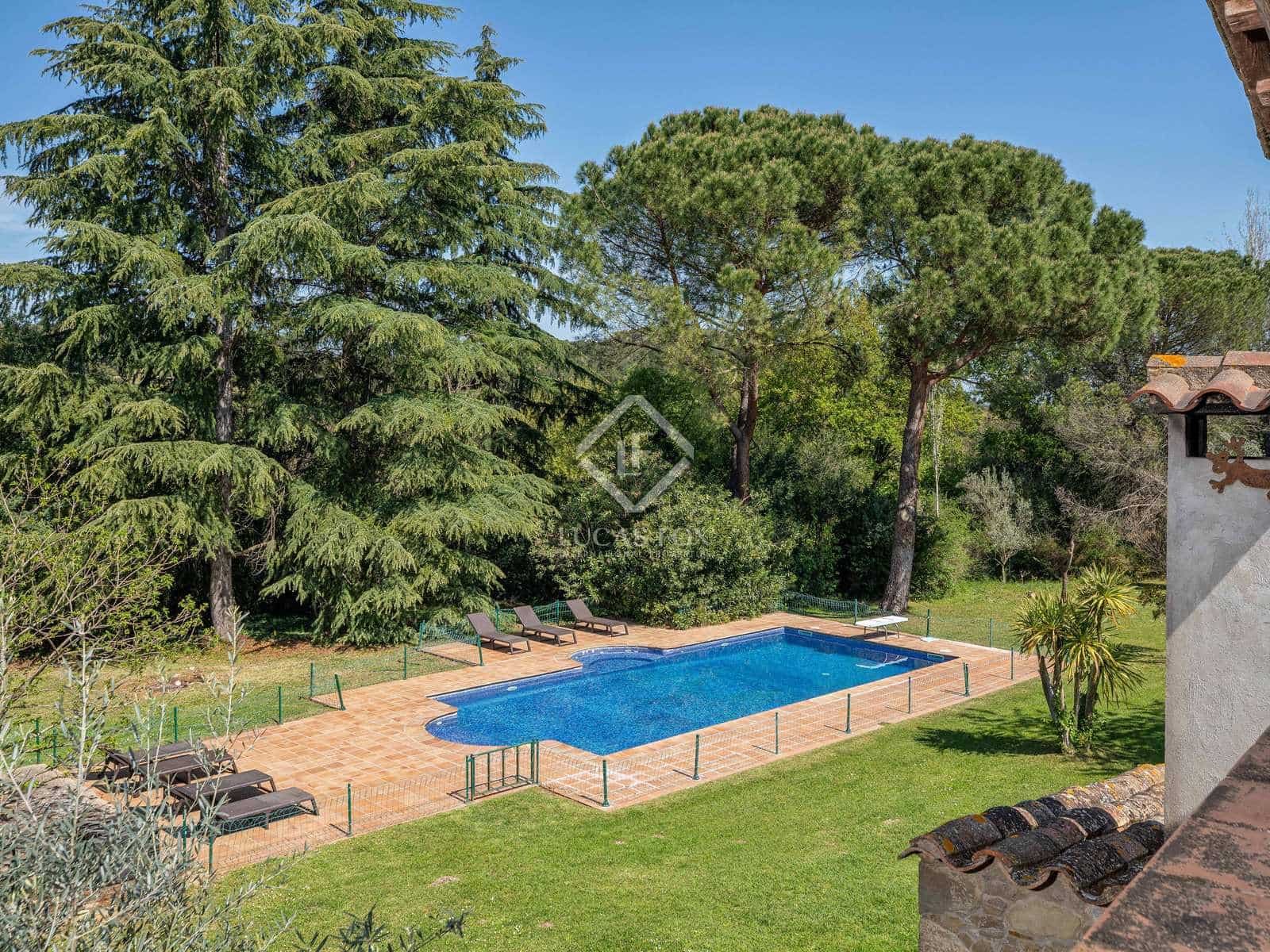 10 bedroom Finca/Country House for sale in Sant Marti Vell with pool garage - € 2,000,000 (Ref: 7418023)