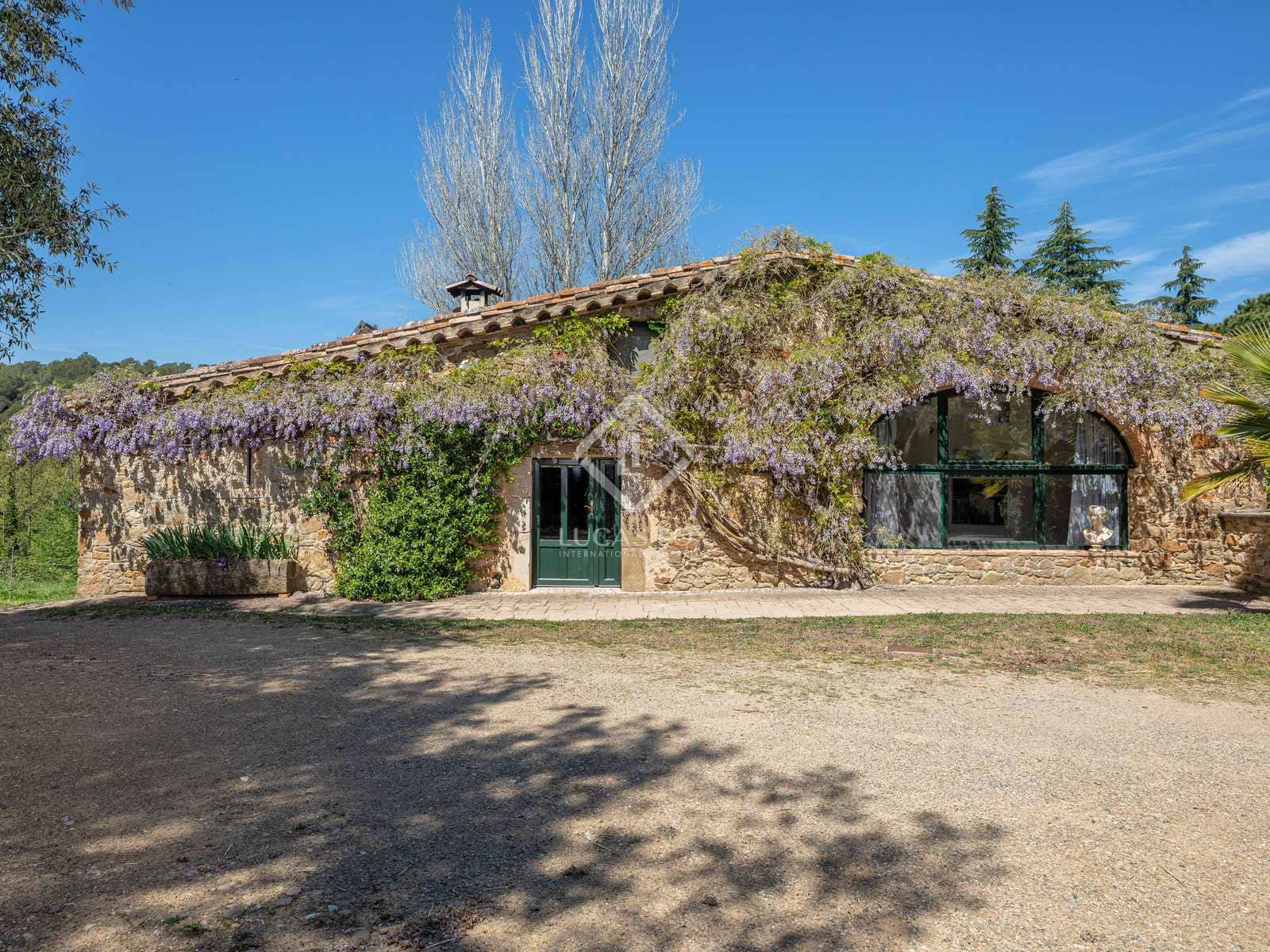 10 bedroom Finca/Country House for sale in Sant Marti Vell with pool garage - € 2,000,000 (Ref: 7418023)