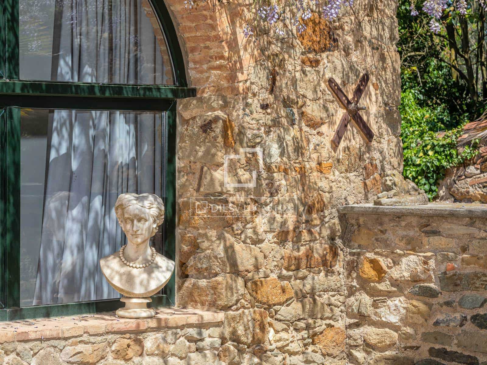 10 bedroom Finca/Country House for sale in Sant Marti Vell with pool garage - € 2,000,000 (Ref: 7418023)