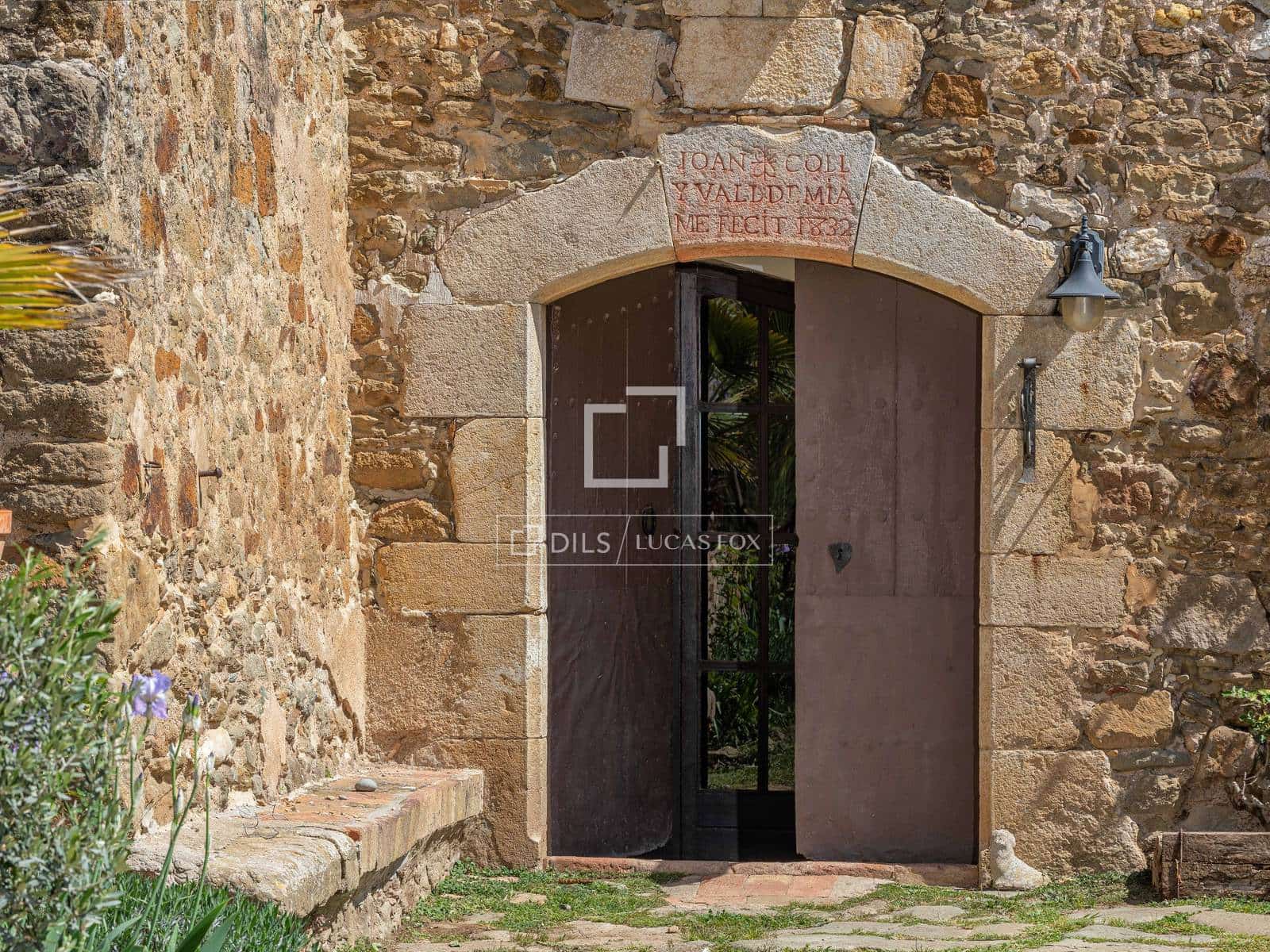 10 bedroom Finca/Country House for sale in Sant Marti Vell with pool garage - € 2,000,000 (Ref: 7418023)