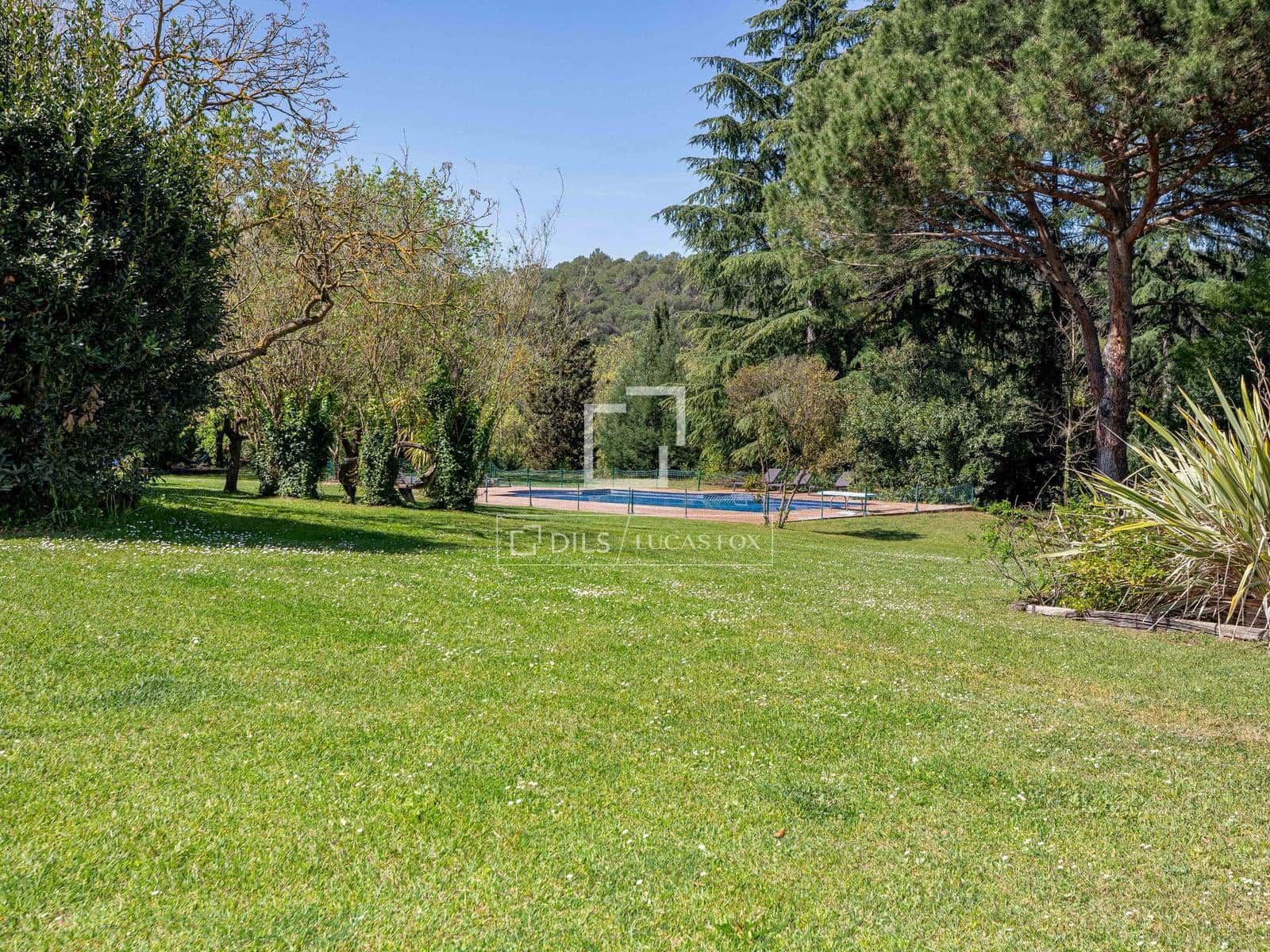 10 bedroom Finca/Country House for sale in Sant Marti Vell with pool garage - € 2,000,000 (Ref: 7418023)