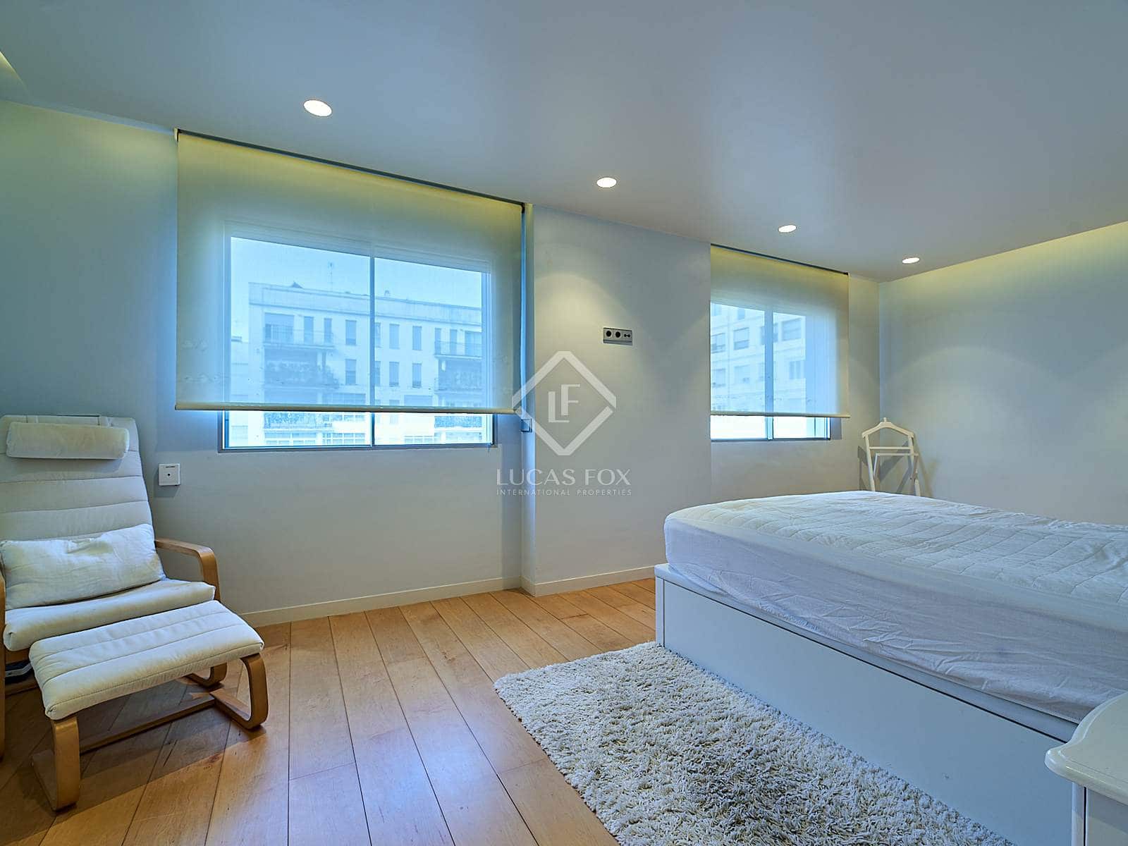 3 slaapkamer Appartement te huur in Valencia stad - € 3.000 (Ref: 7419754)