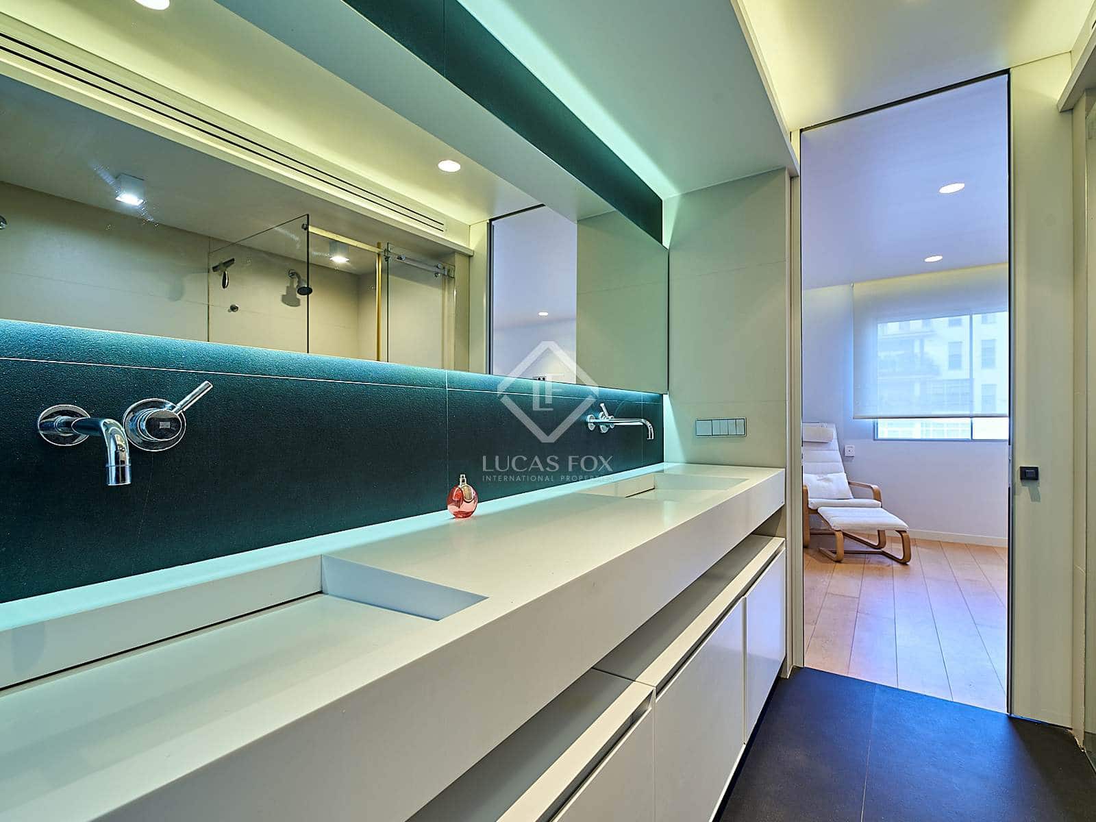 3 slaapkamer Appartement te huur in Valencia stad - € 3.000 (Ref: 7419754)