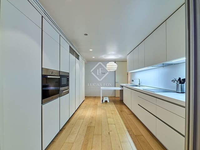 3 slaapkamer Appartement te huur in Valencia stad - € 3.000 (Ref: 7419754)