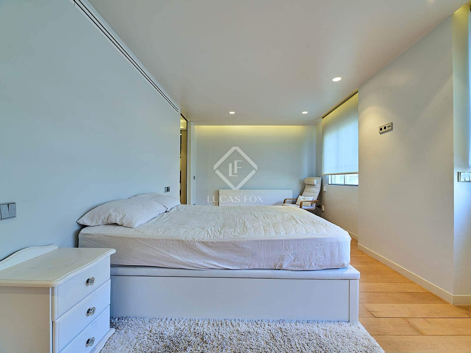 3 slaapkamer Appartement te huur in Valencia stad - € 3.000 (Ref: 7419754)