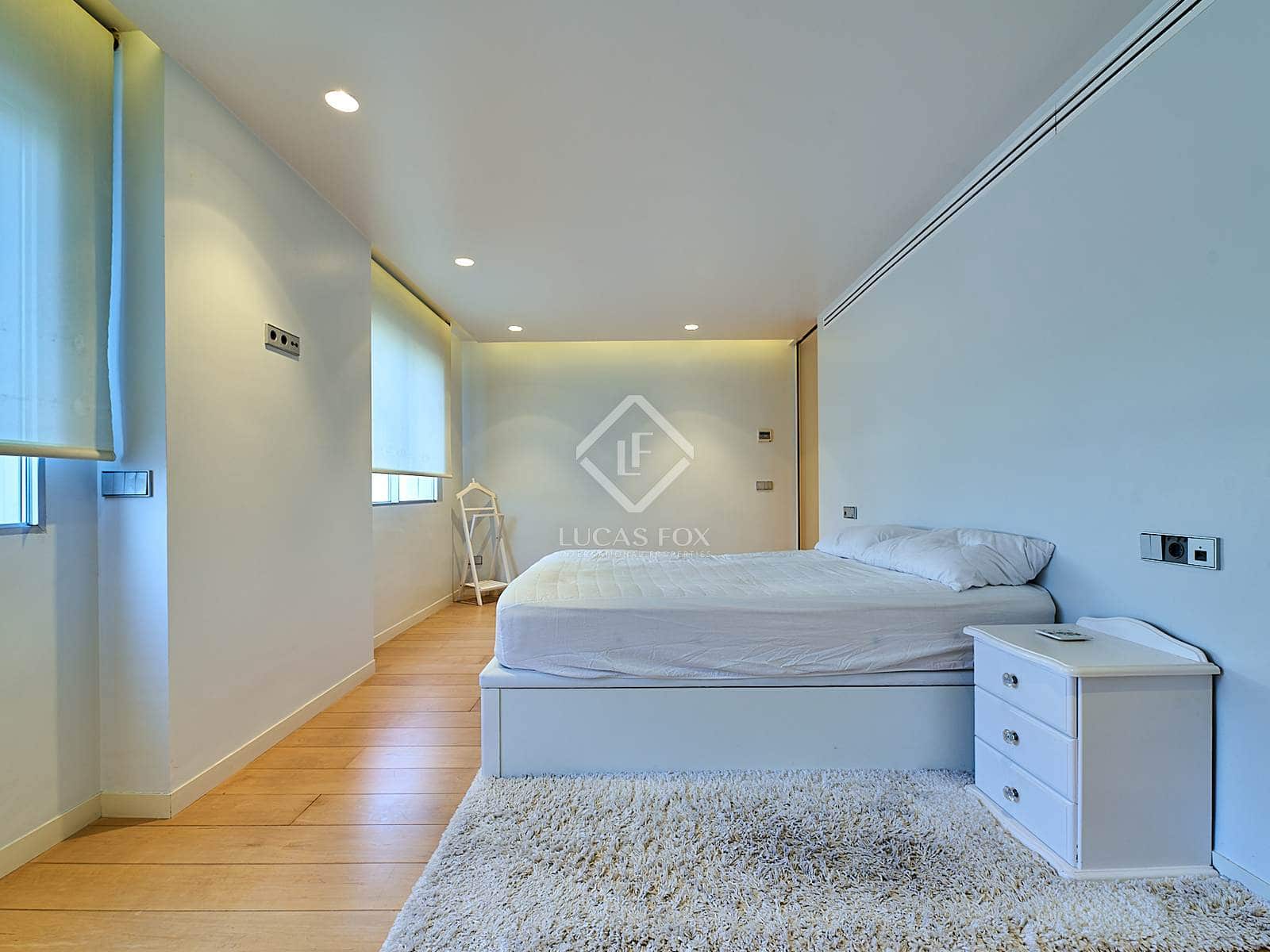 3 slaapkamer Appartement te huur in Valencia stad - € 3.000 (Ref: 7419754)