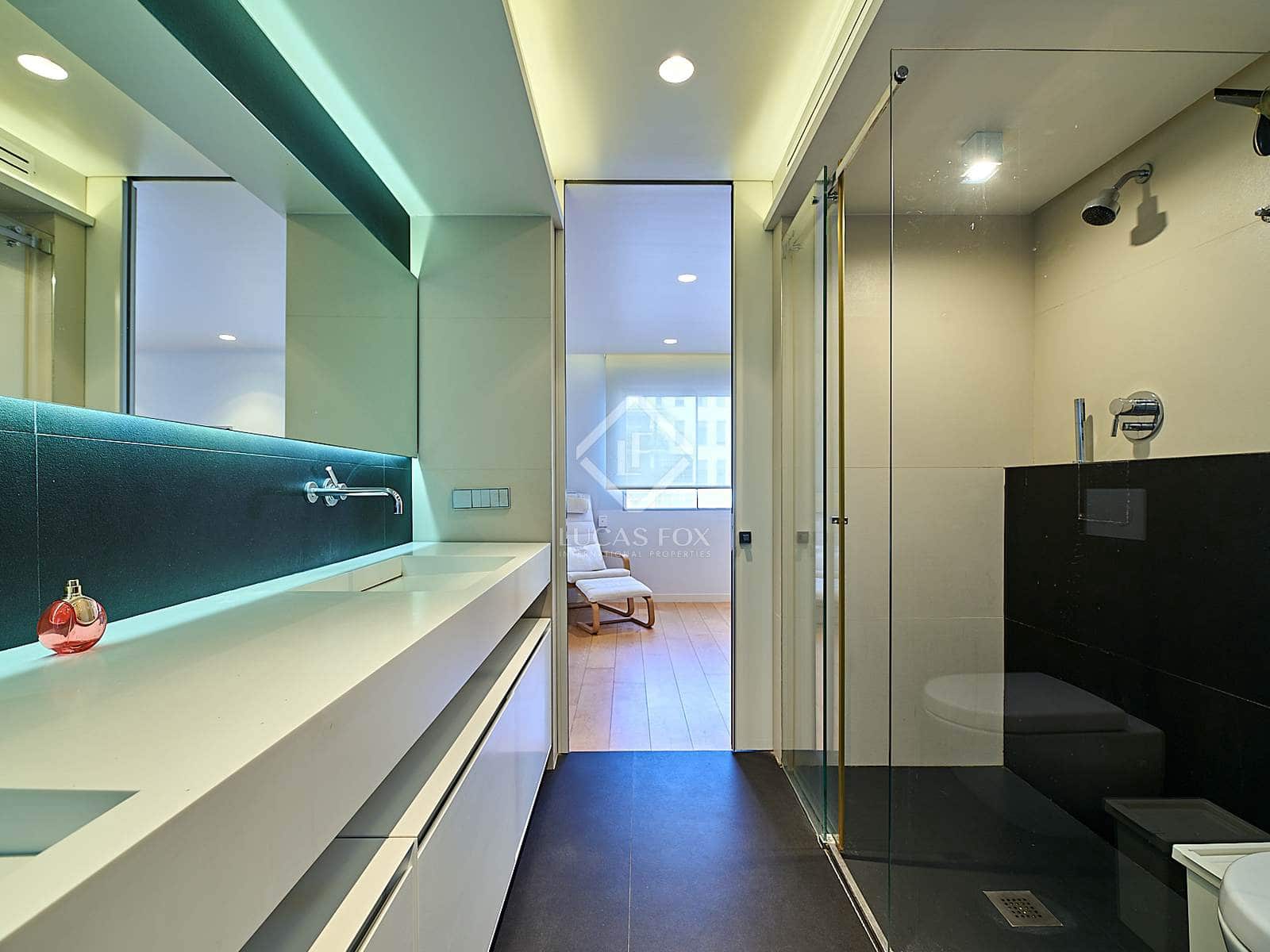 3 slaapkamer Appartement te huur in Valencia stad - € 3.000 (Ref: 7419754)