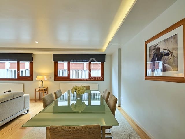 3 slaapkamer Appartement te huur in Valencia stad - € 3.000 (Ref: 7419754)