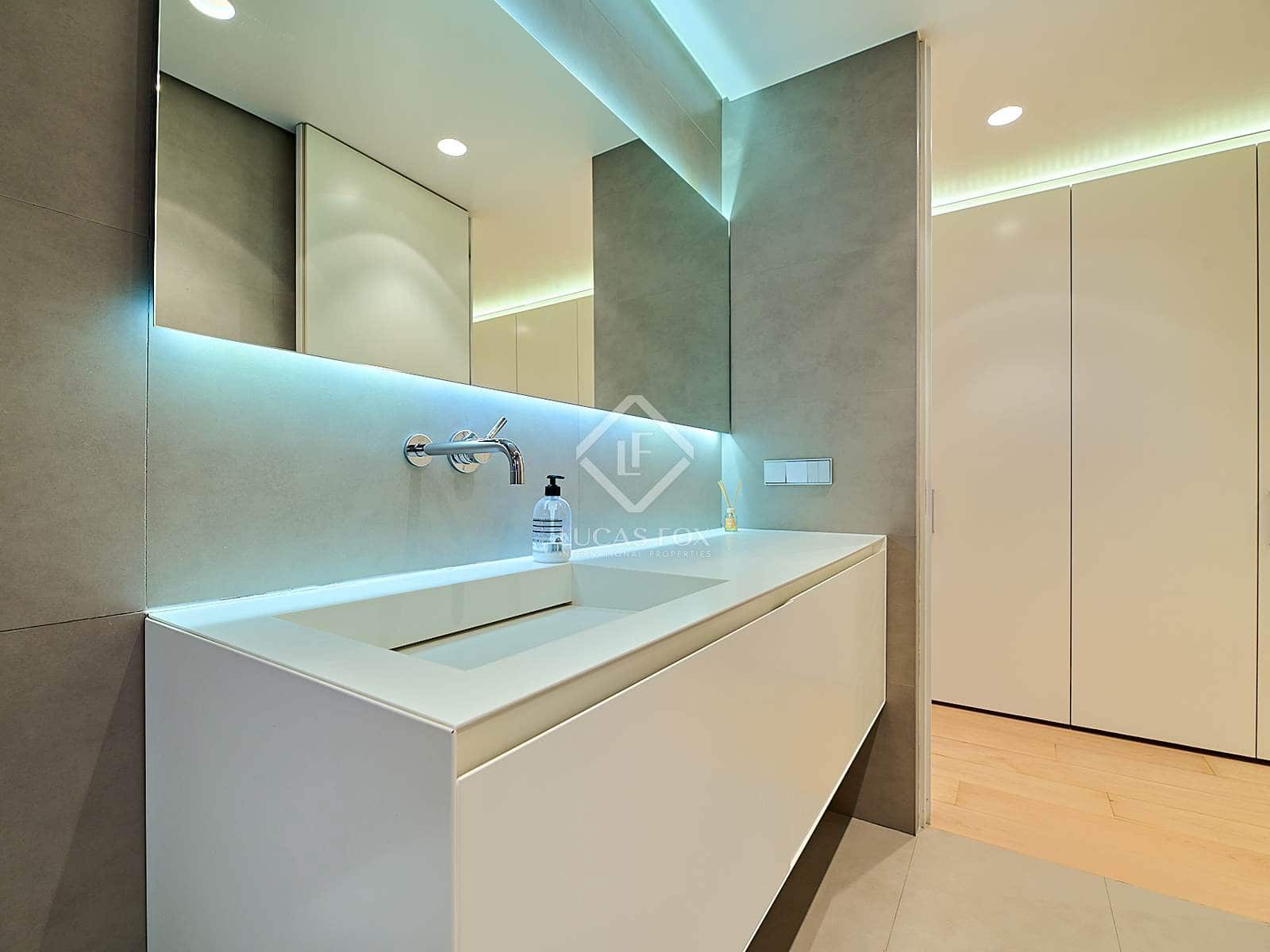 3 slaapkamer Appartement te huur in Valencia stad - € 3.000 (Ref: 7419754)