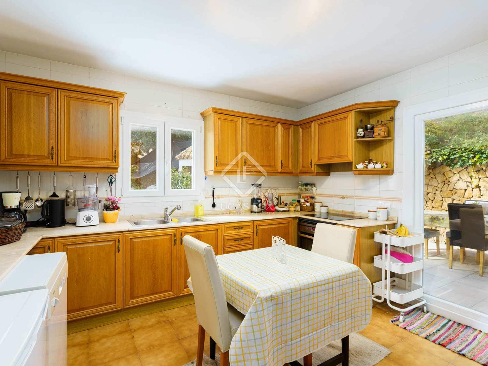 4 bedroom Villa for sale in Altea with pool garage - € 525,000 (Ref: 7426455)