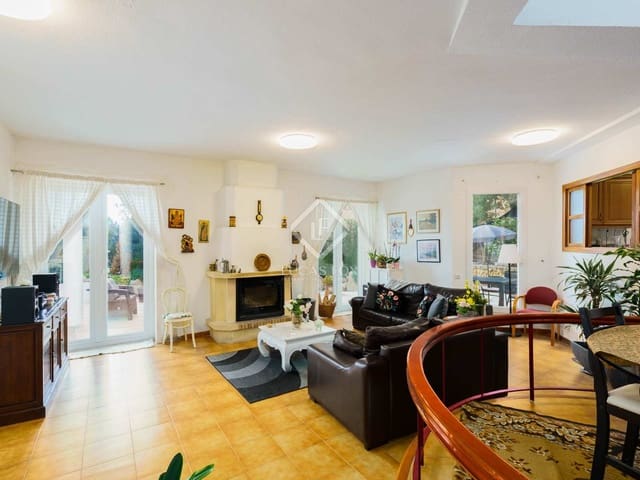 4 slaapkamer Villa te koop in Altea met zwembad garage - € 525.000 (Ref: 7426455)