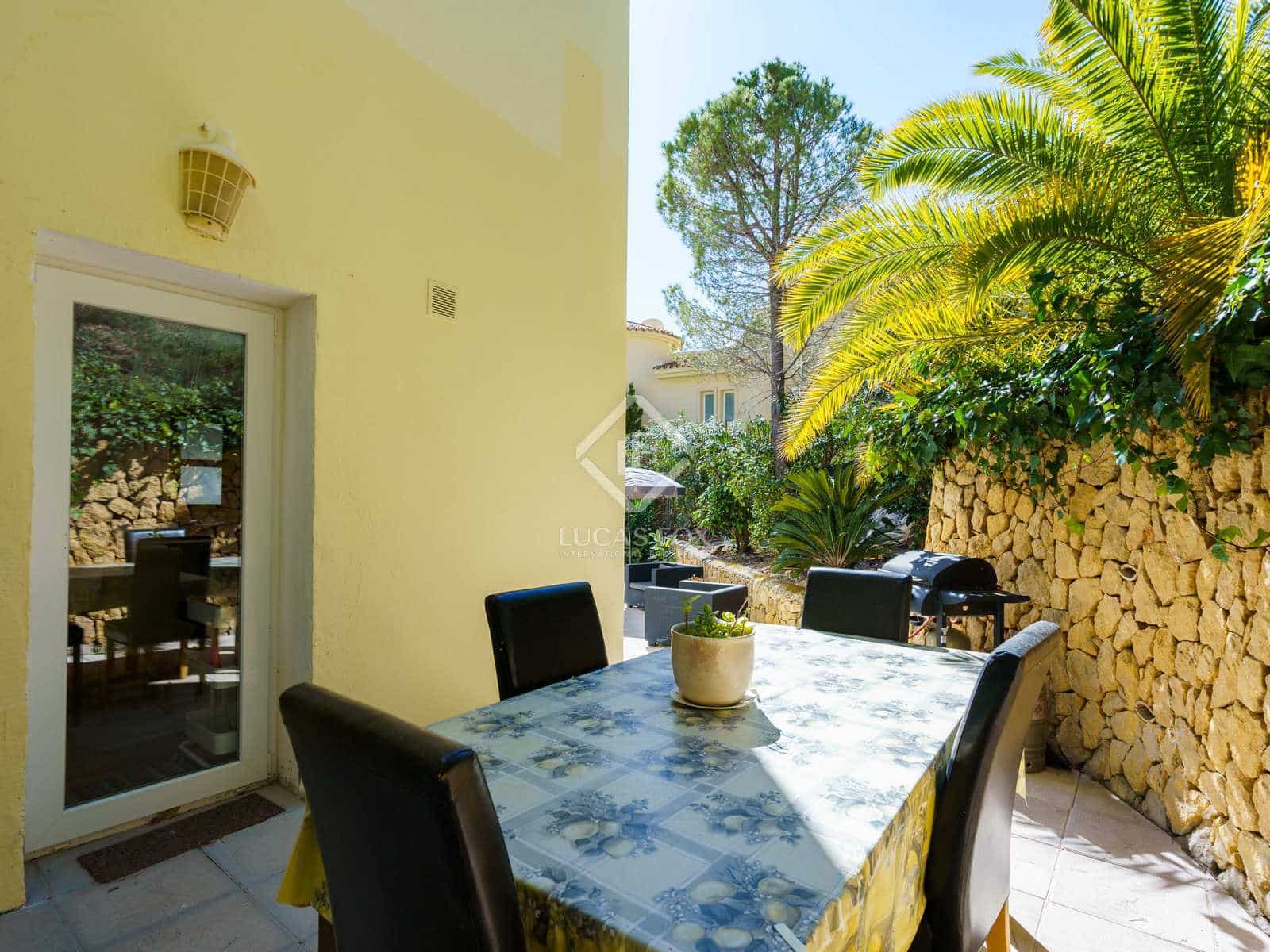 4 bedroom Villa for sale in Altea with pool garage - € 525,000 (Ref: 7426455)