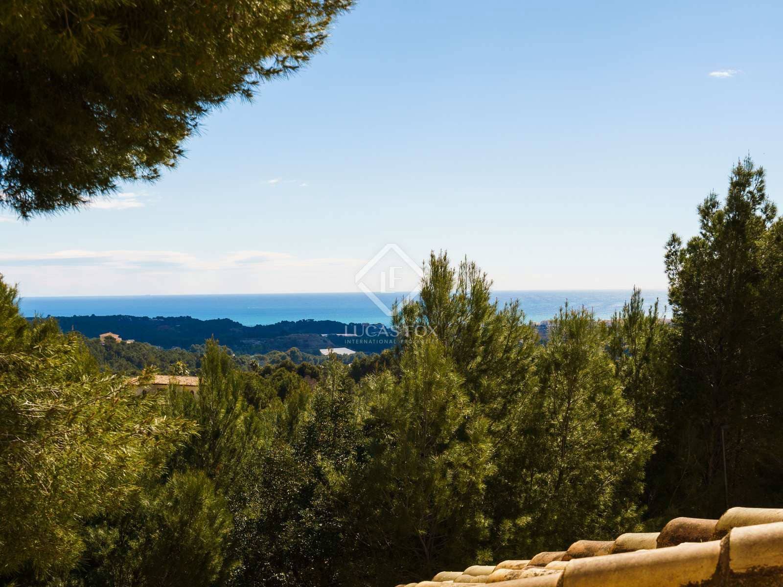 4 bedroom Villa for sale in Altea with pool garage - € 525,000 (Ref: 7426455)